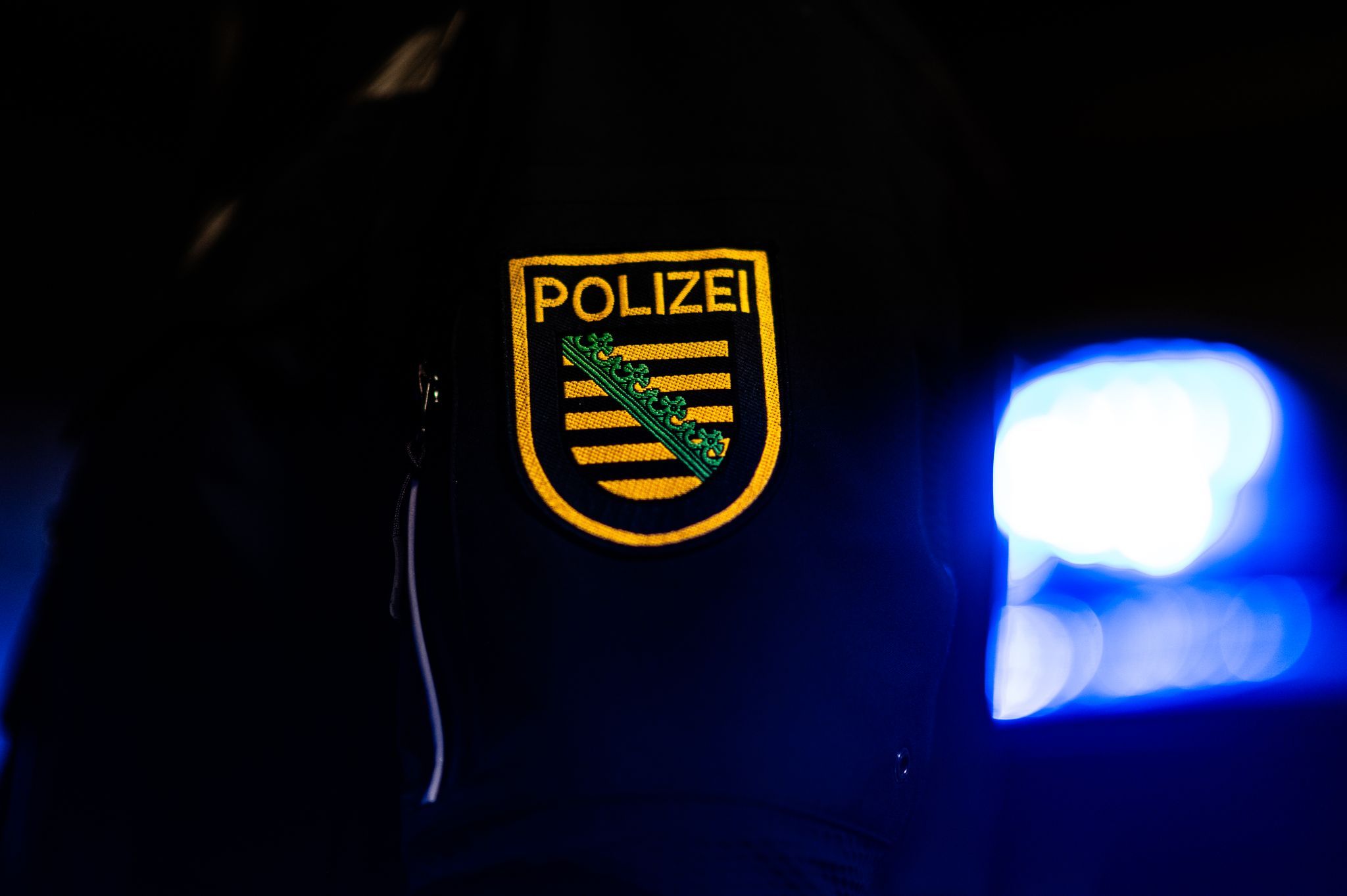 Polizei entdeckt vermisstes Mädchen (12) – in Auto eines  49-Jährigen!