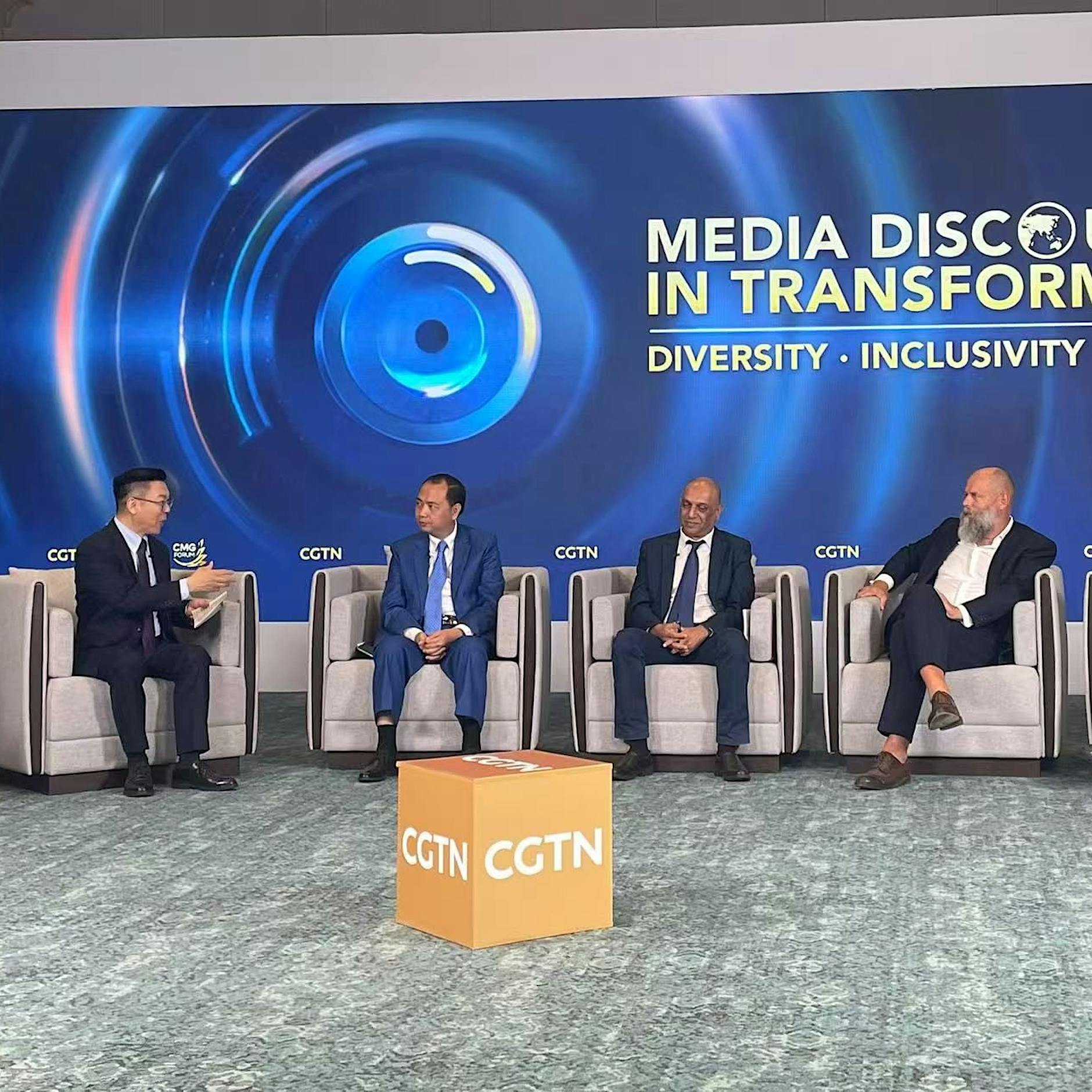 CMG, die größte Medienholding der Welt, lädt zur Diskussion über Medien ein – ein Blick auf und hinter die Kulissen