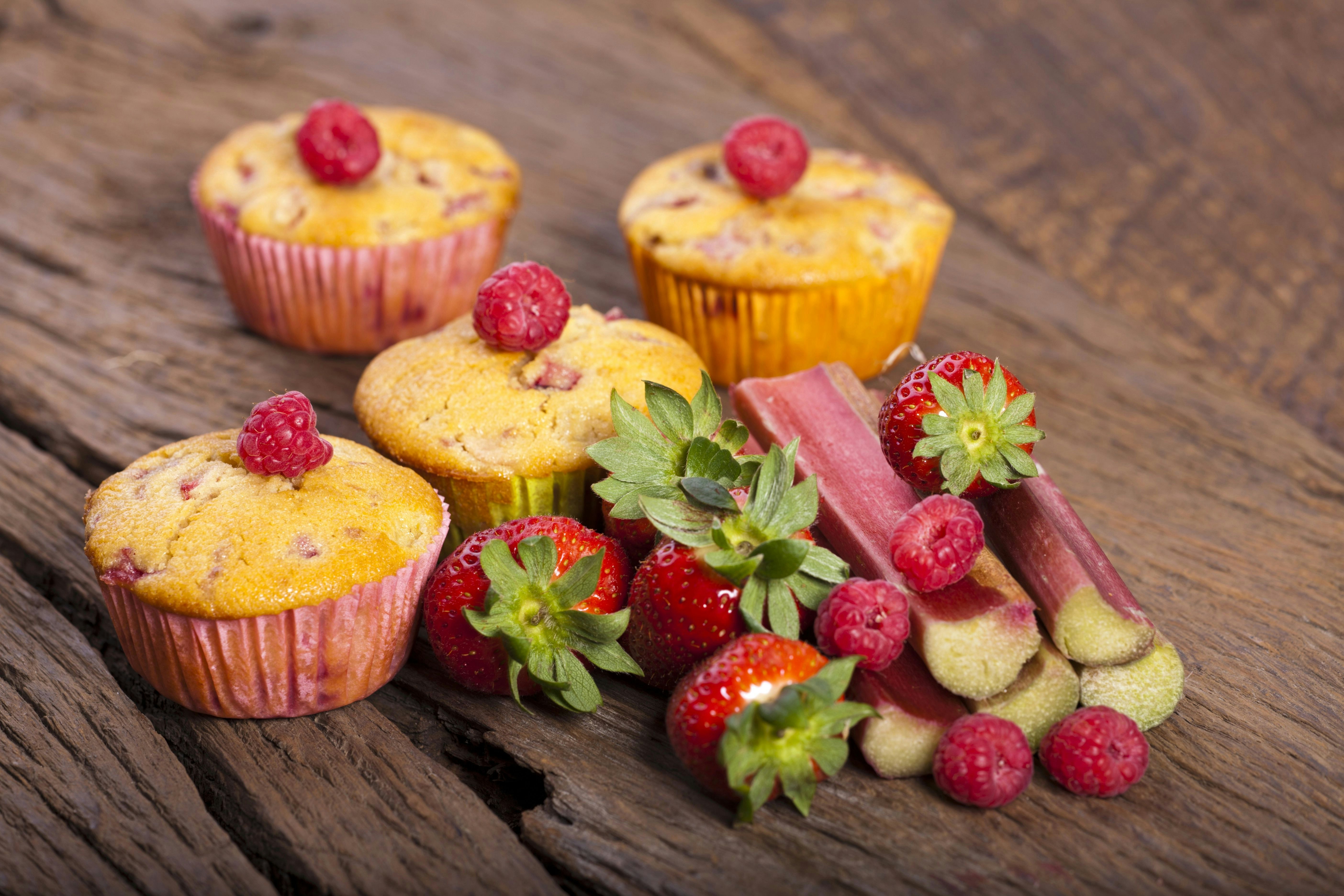 Saftiger Rhabarberkuchen mit Rührteig – schnell und einfach nach Omas ...