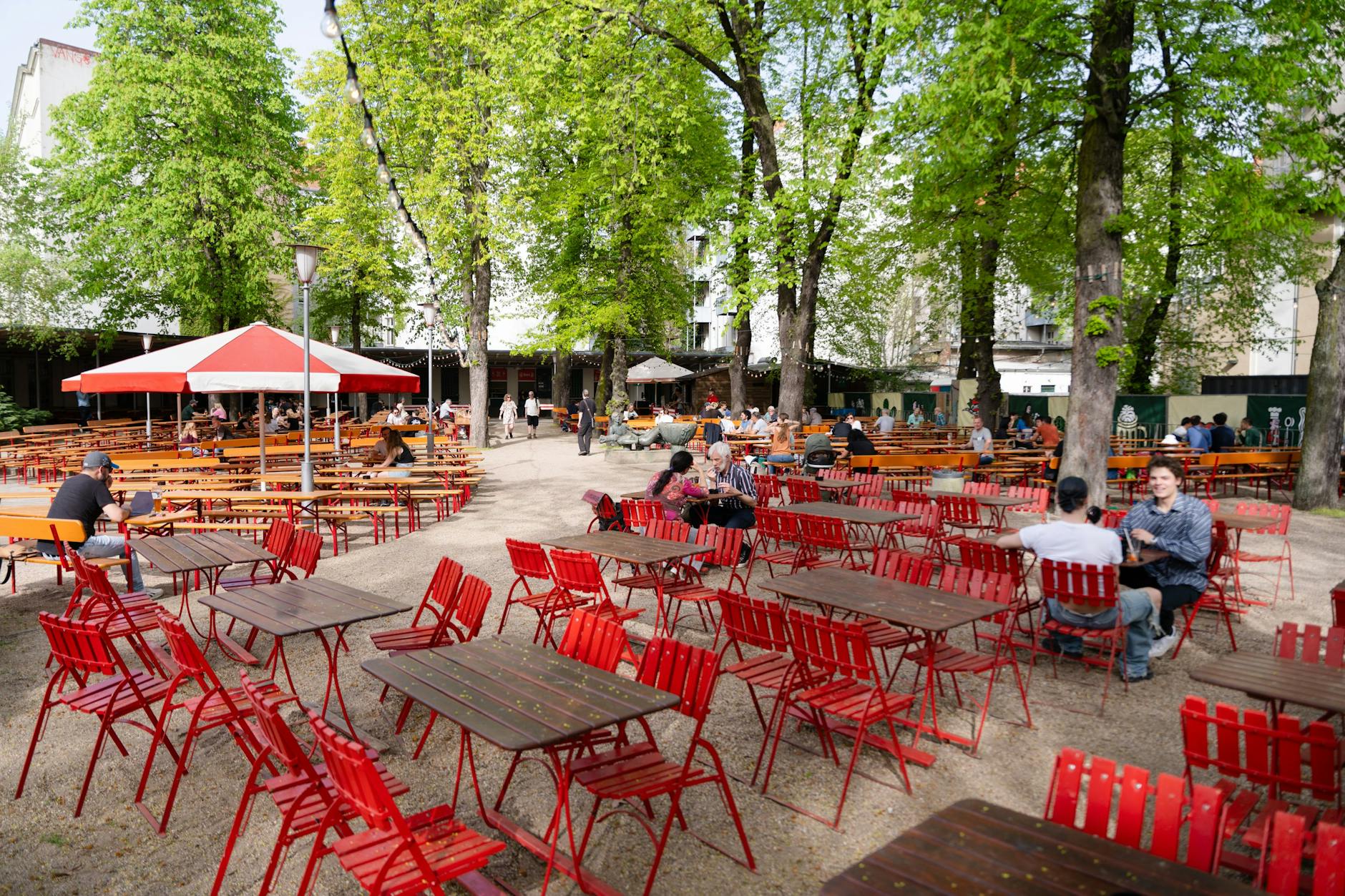 Die anstrengendste Kreuzung Berlins ganz in der Nähe? Im Prater ist davon nichts zu spüren.