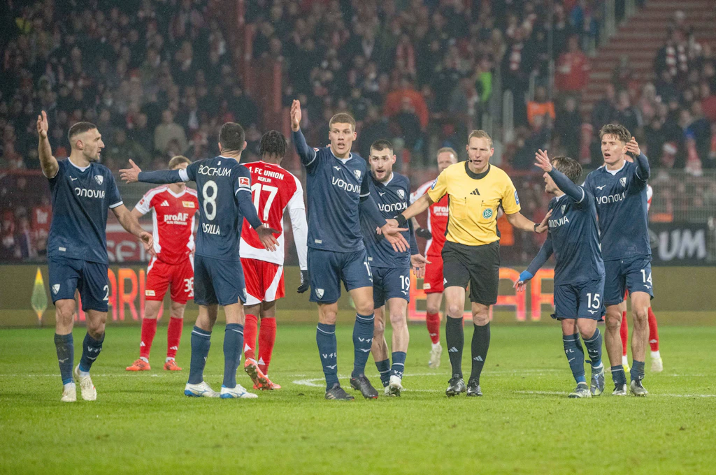 Feuerzeug-Urteil gegen 1. FC Union: Die Gerechtigkeit ist im Eimer!