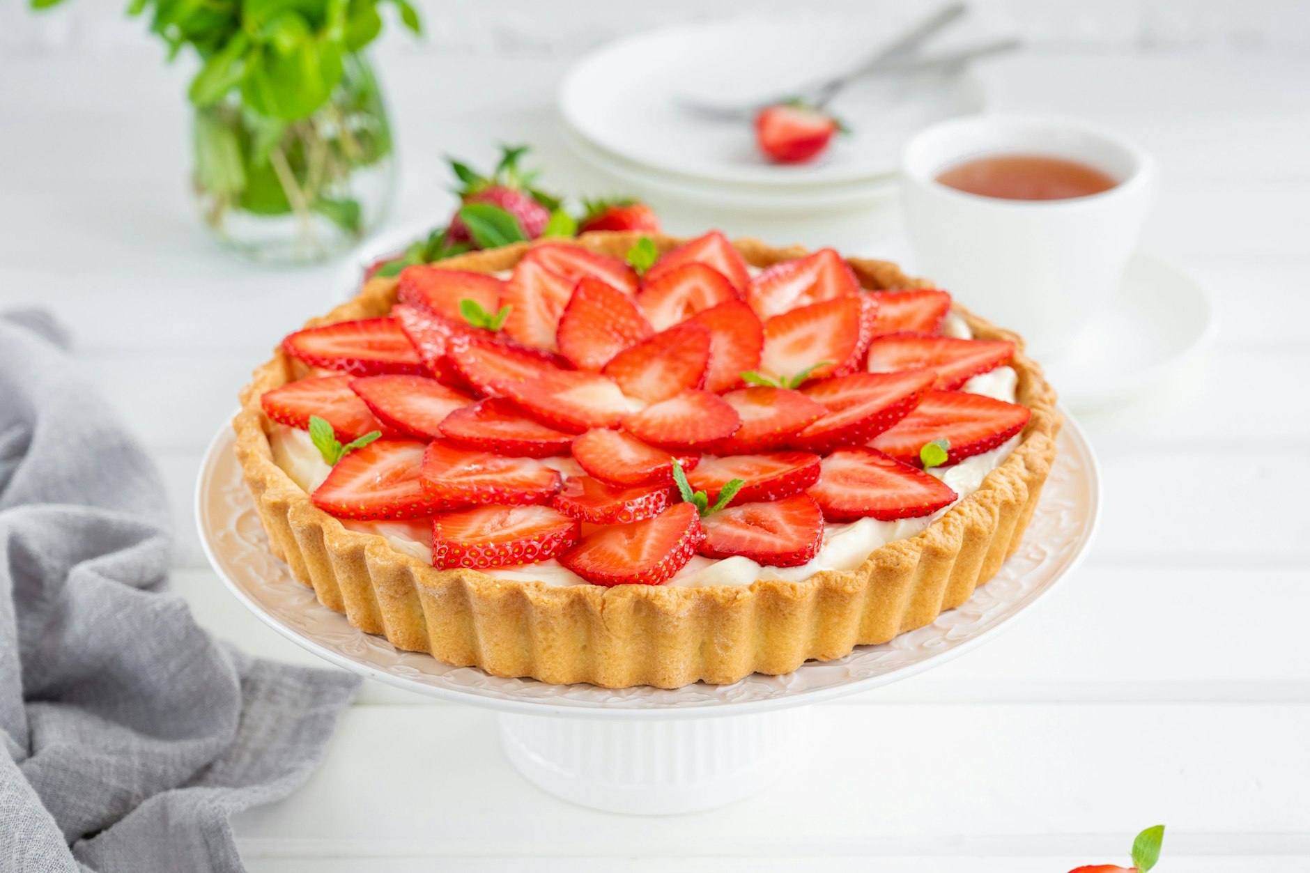 Nicht nur schön anzuschauen - der Erdbeerkuchen mit sahniger Puddingcreme ist auch herrlich lecker!