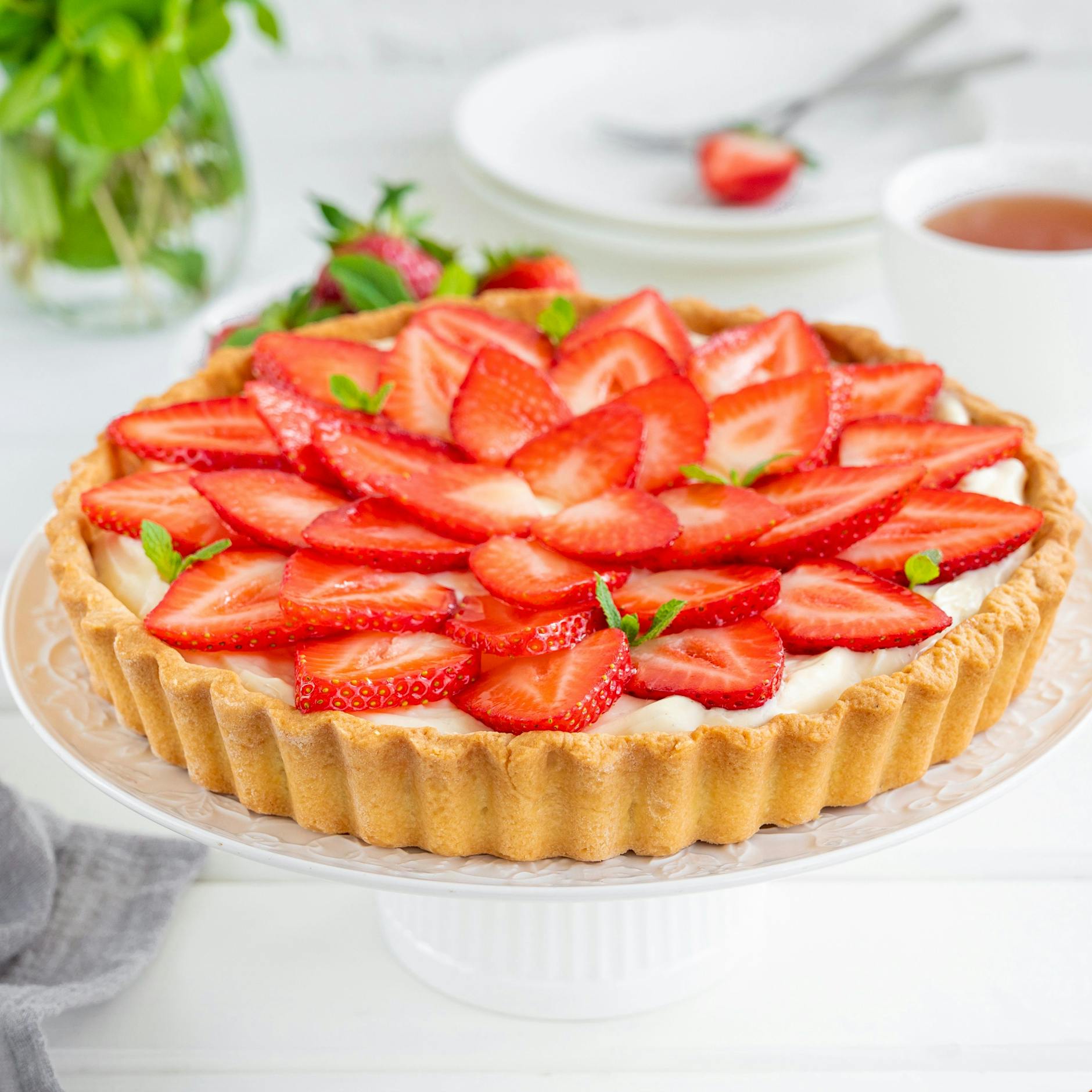 Rezept für fruchtigen Erdbeerkuchen mit sahniger Puddingcreme