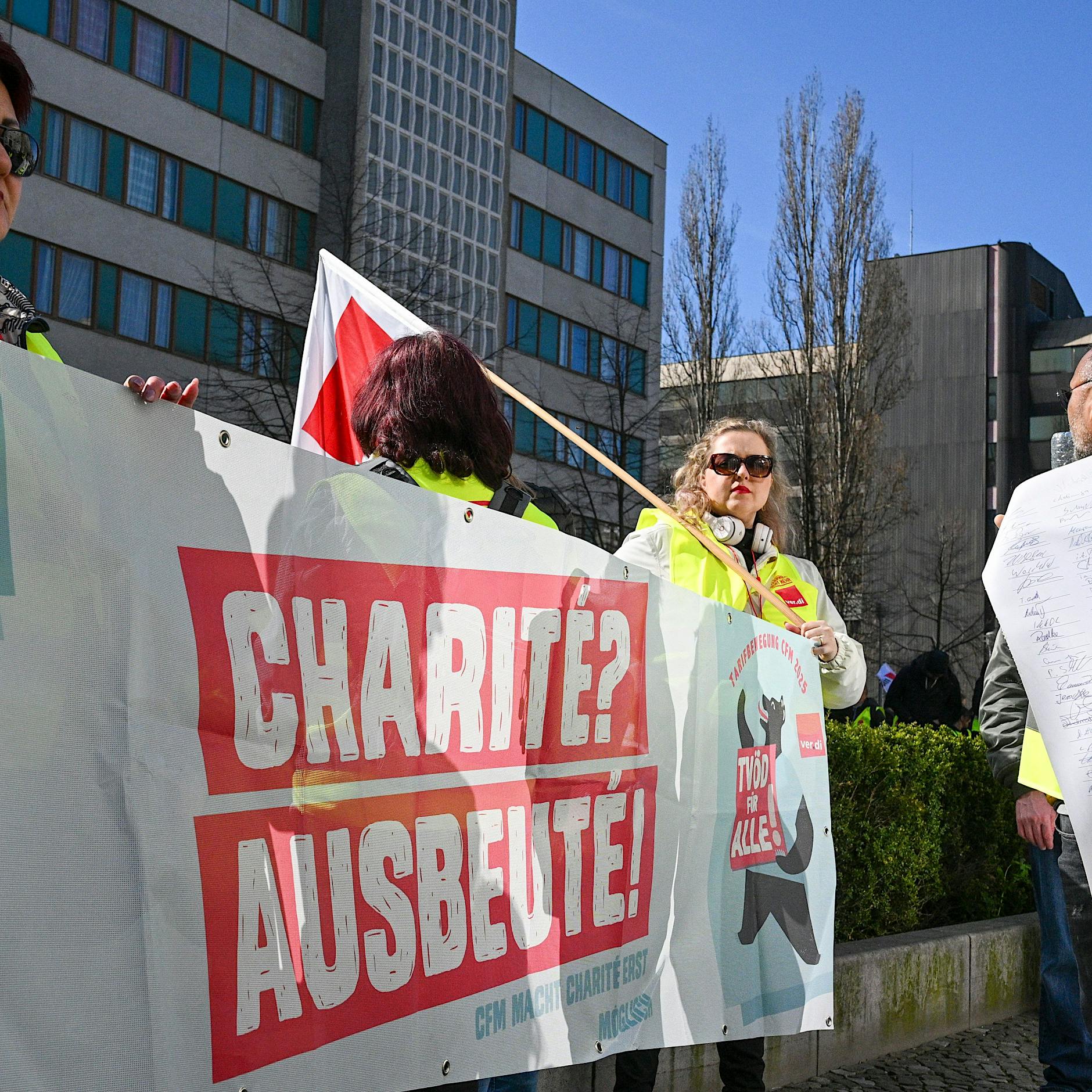 Inszenierter Eklat: Charité-Mitarbeiter machen Stunk gegen Kai Wegner