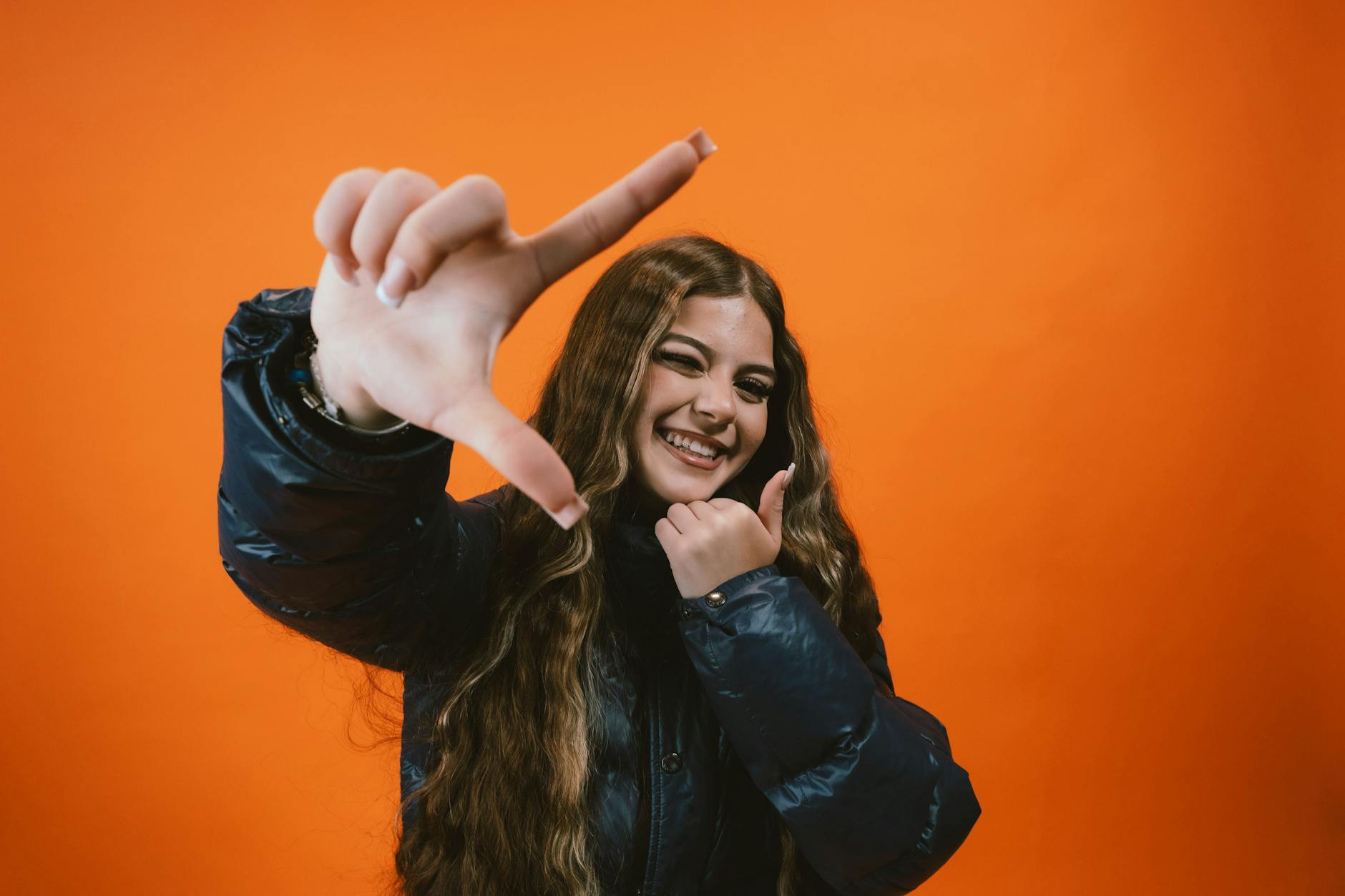 Landete auch schon in den deutschen Charts: Die 14-jährige Rapperin Zah1de startet durch.