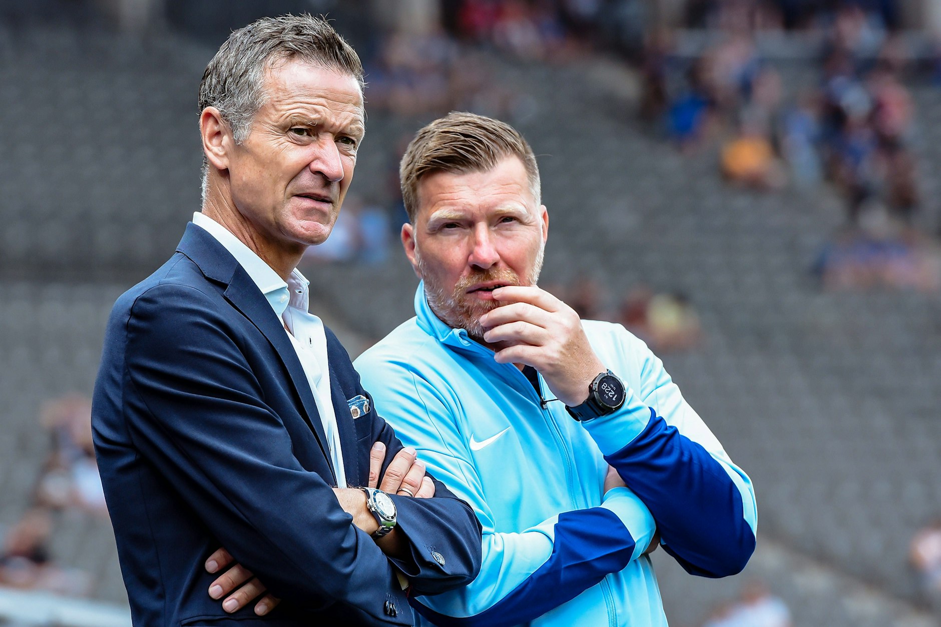 <a href="https://www.berliner-kurier.de/sport/fussball/boss-roulette-bei-hertha-bsc-der-zecke-ruecktritt-war-nicht-freiwillig-li.2318330">Andreas „Zecke“ Neuendorf (50, r.)</a> trat vergangene Woche als Leiter der Lizenzspielerabteilung zurück. Jetzt wirft auch Geschäftsführer Tom Herrich (60) hin.