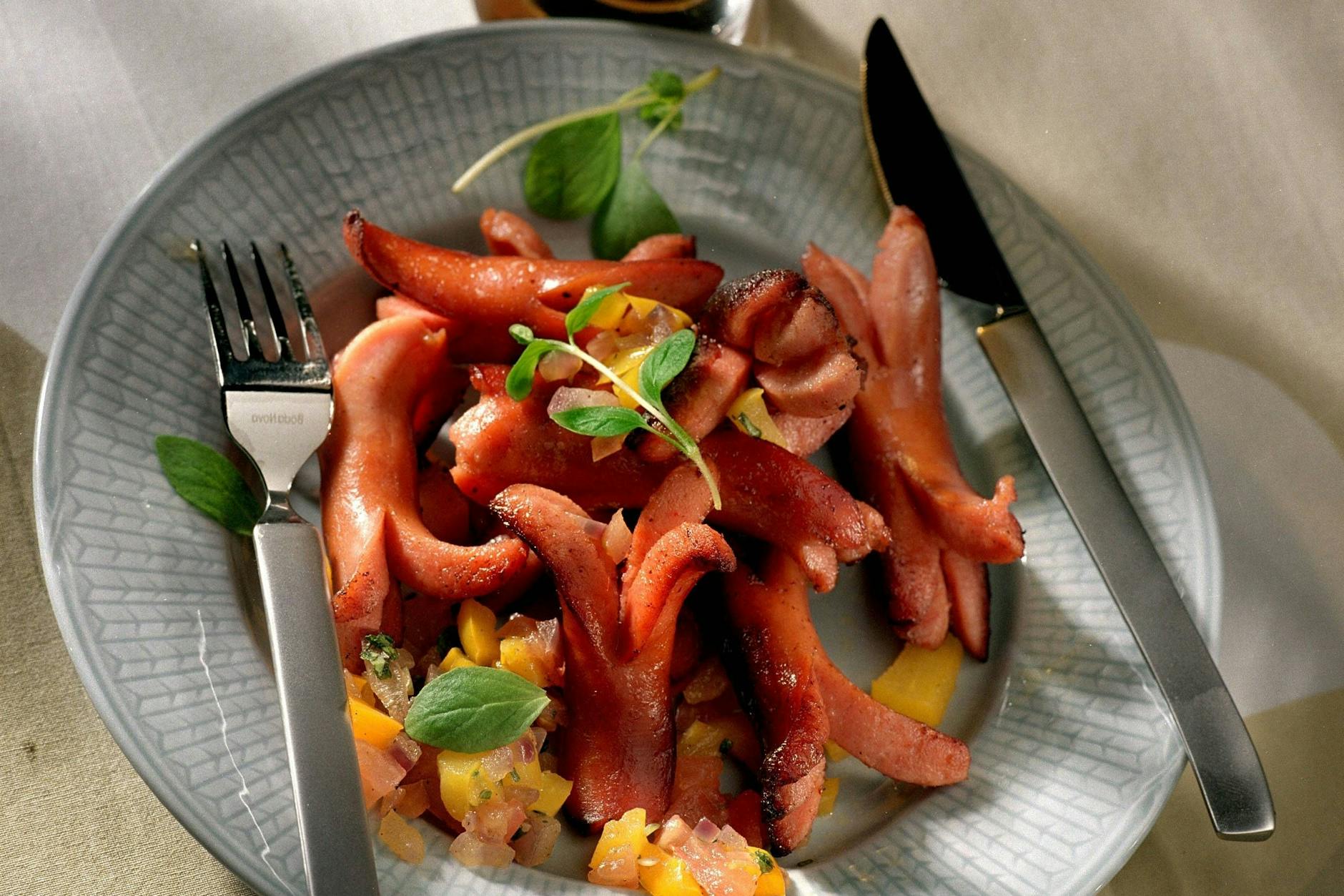 Ganz ehrliche Hausmannskost aus Schweden: So bereiten Sie die kleine Prinzenwurst aus Schweden zu!