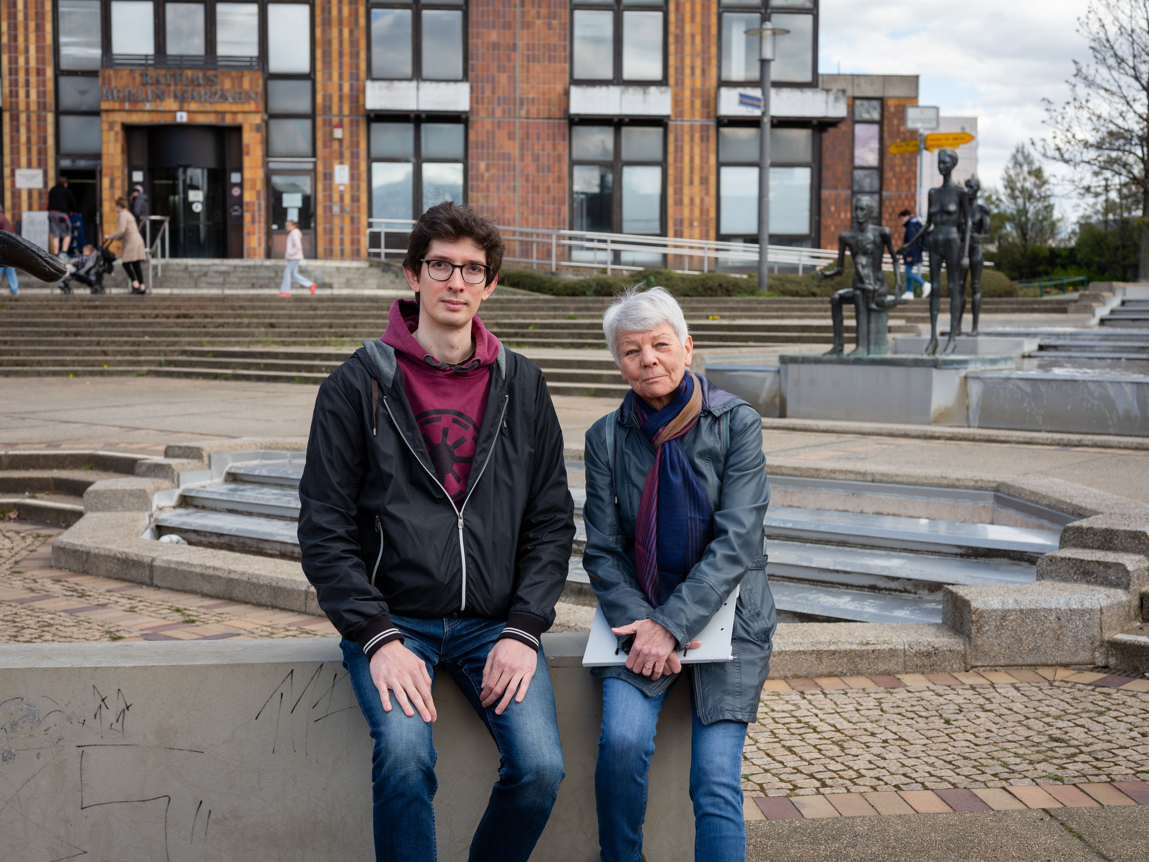 Marzahn kämpft um sein Herz: Wut und Widerstand am Helene-Weigel-Platz