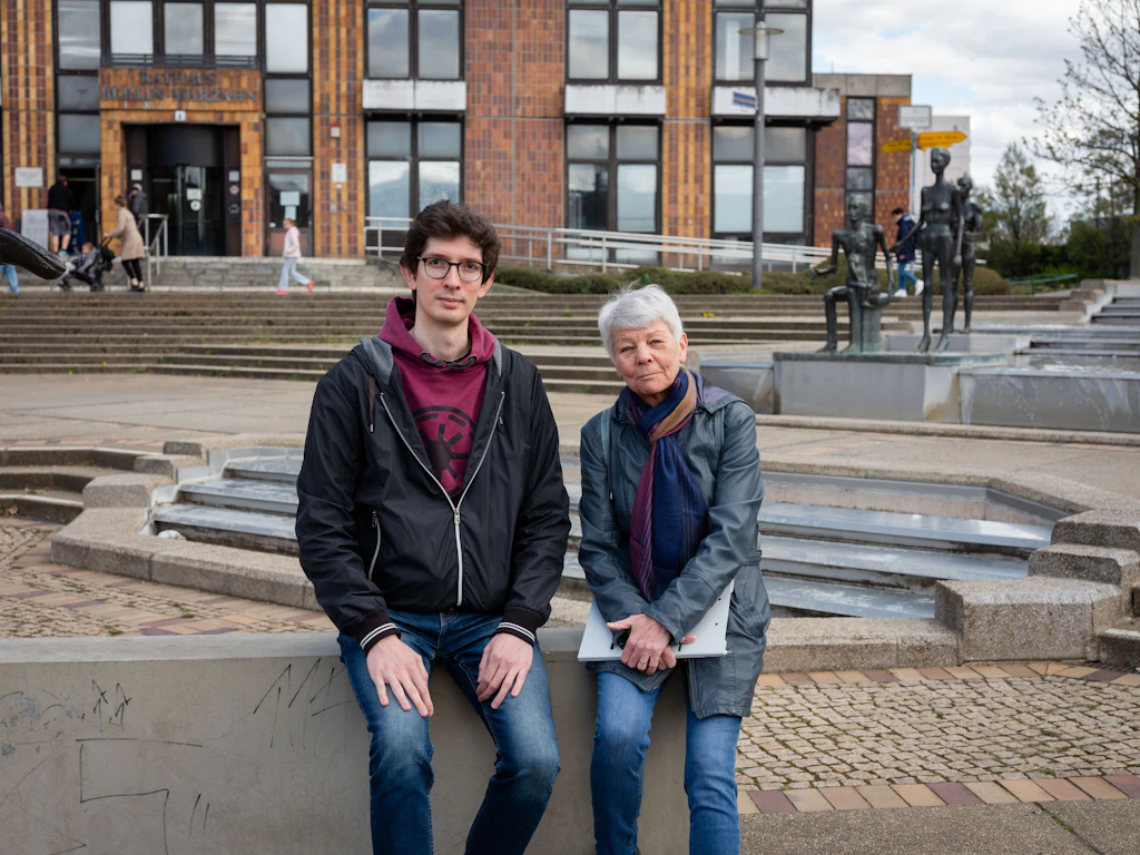 Marzahn kämpft um sein Herz: Wut und Widerstand am Helene-Weigel-Platz