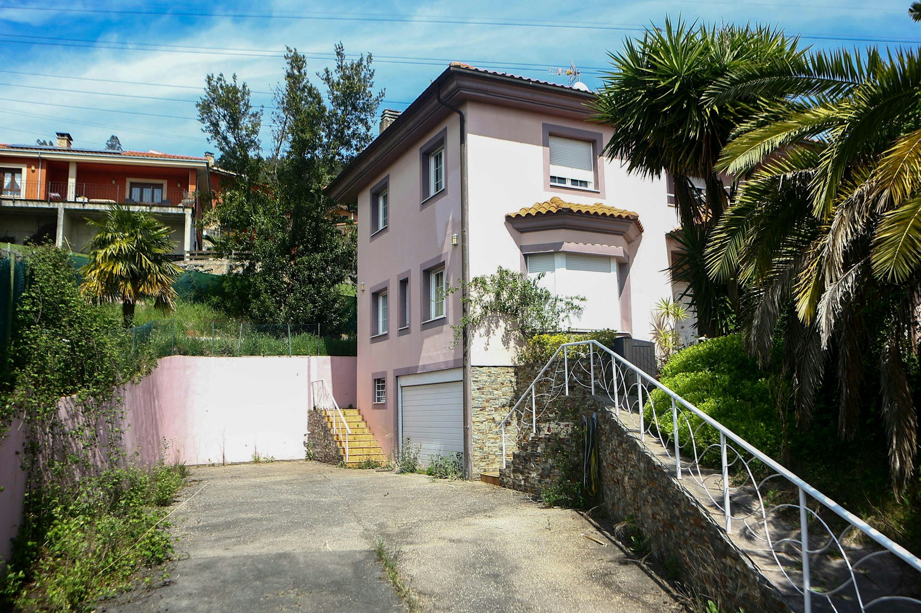 In diesem Horror-Haus hielten deutsche Eltern ihre drei Kinder in Spanien jahrelang gefangen.
