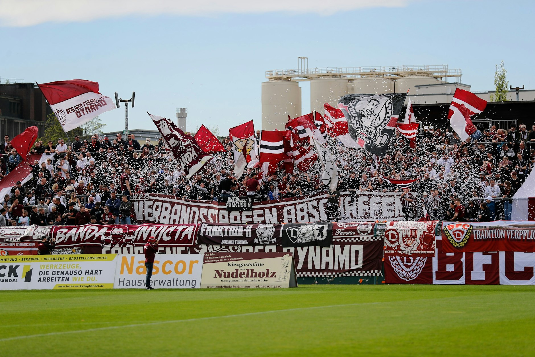 Die Fans des BFC Dynamo wollen gegen Halle eine Heimspielparty feiern.