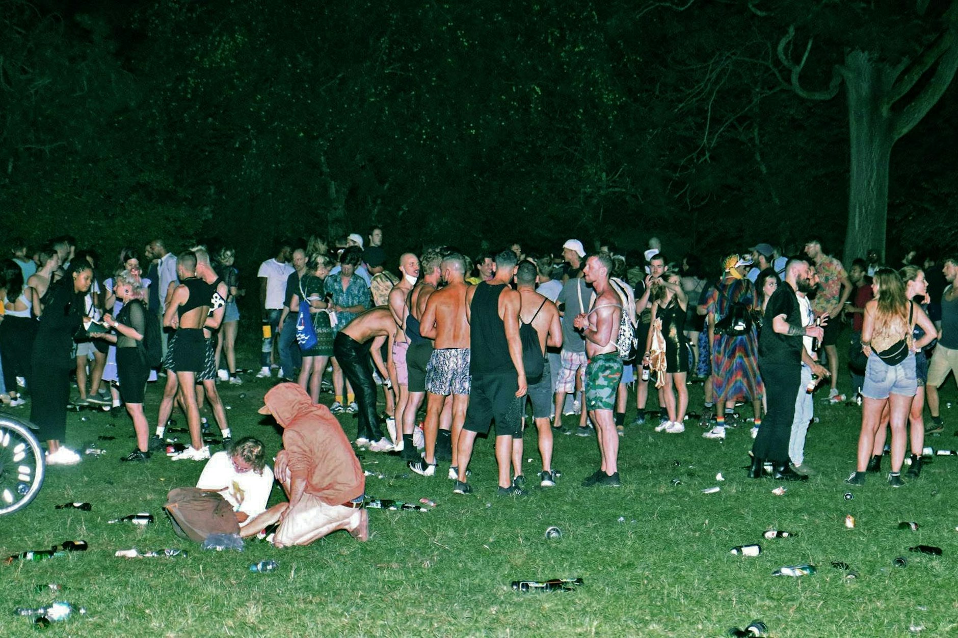 Auch nachts beliebt: Die Hasenheide wurde gerade während Corona zum beliebten Party-Treff. (Bild von 2021)