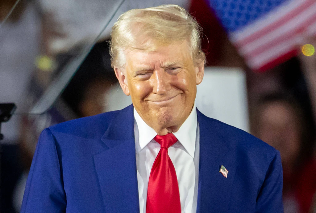 Donald Trump, “uyandı” kavgası adına sarhoş