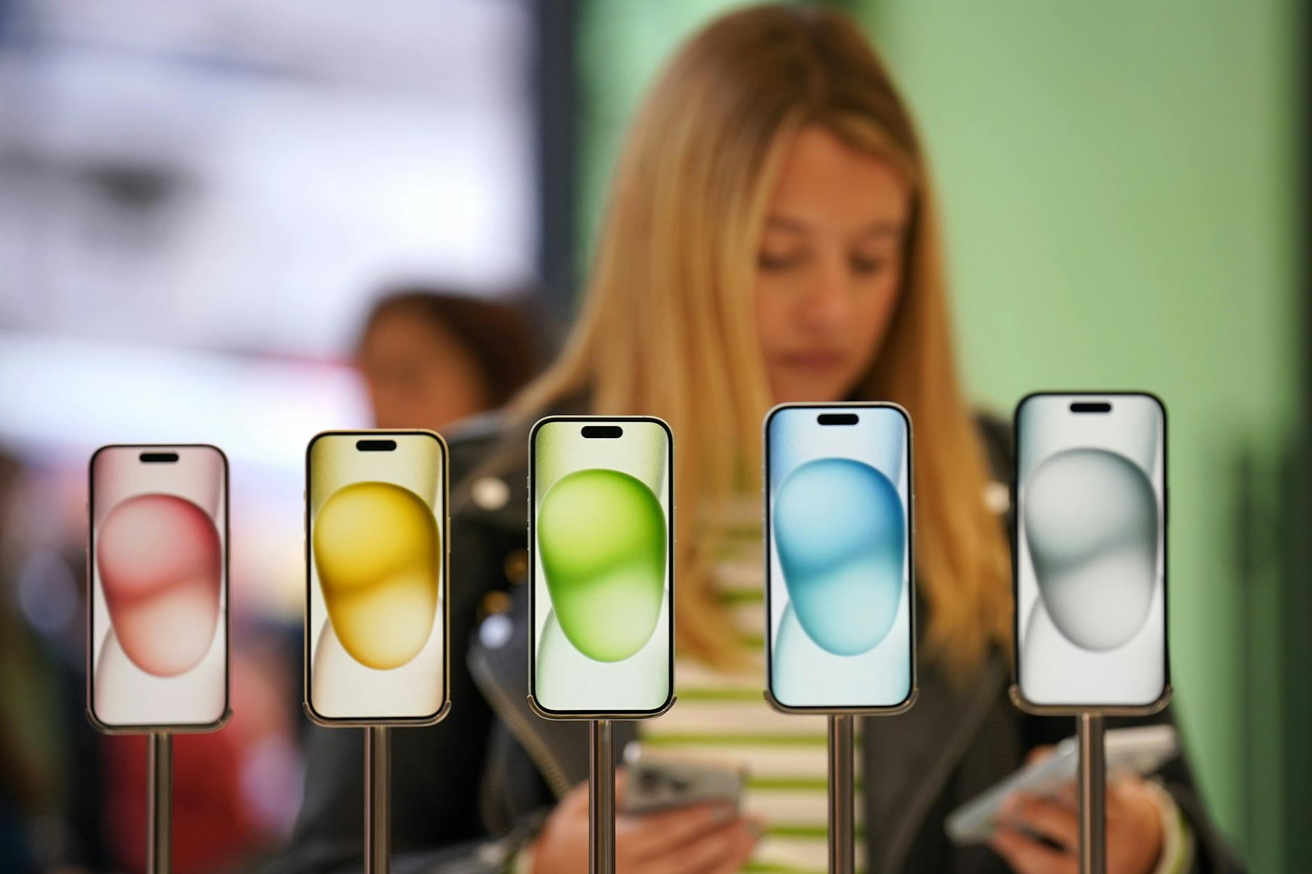 Apple will die iPhones für den US-amerikanischen Markt künftig nicht mehr in China, sondern in Indien fertigen lassen.