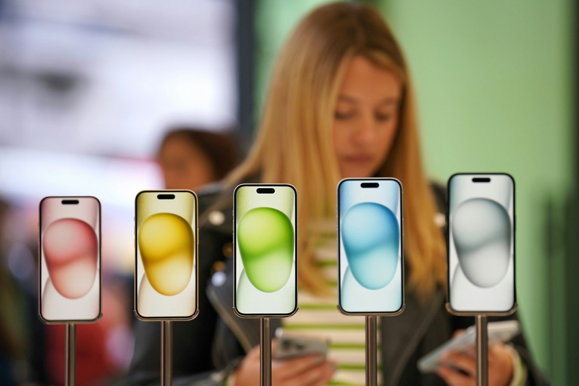 Apple will die iPhones für den US-amerikanischen Markt künftig nicht mehr in China, sondern in Indien fertigen lassen.