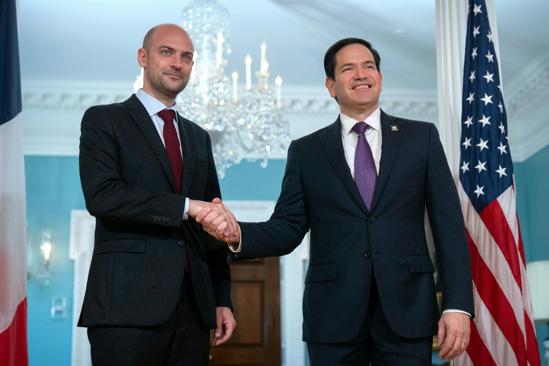 US-Außenminister Marco Rubio, rechts, empfängt den französischen Außenminister Jean-Noel Barrot. Gemeinsam wollen sie den Druck gegen Russland erhöhen.