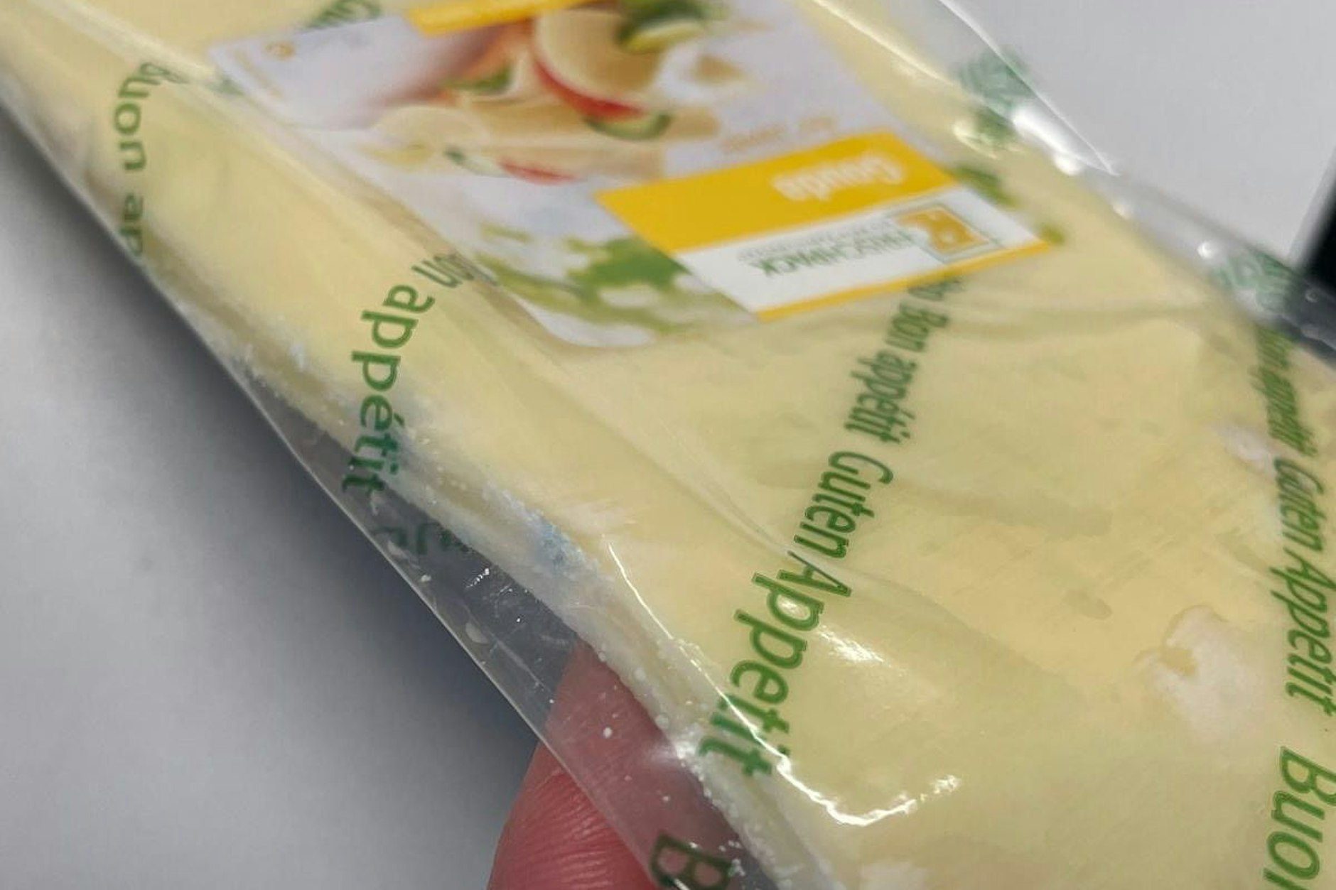 Der Post der Polizeigewerkschaft DPolG auf Threads: Schon wieder Schimmel in der Verpflegung unserer Kolleginnen und Kollegen der @polizeiberlin. „Anständiges Essen sollten wir der Stadt schon wert sein“, sagt Frank Teichert von der DPolG Berlin.