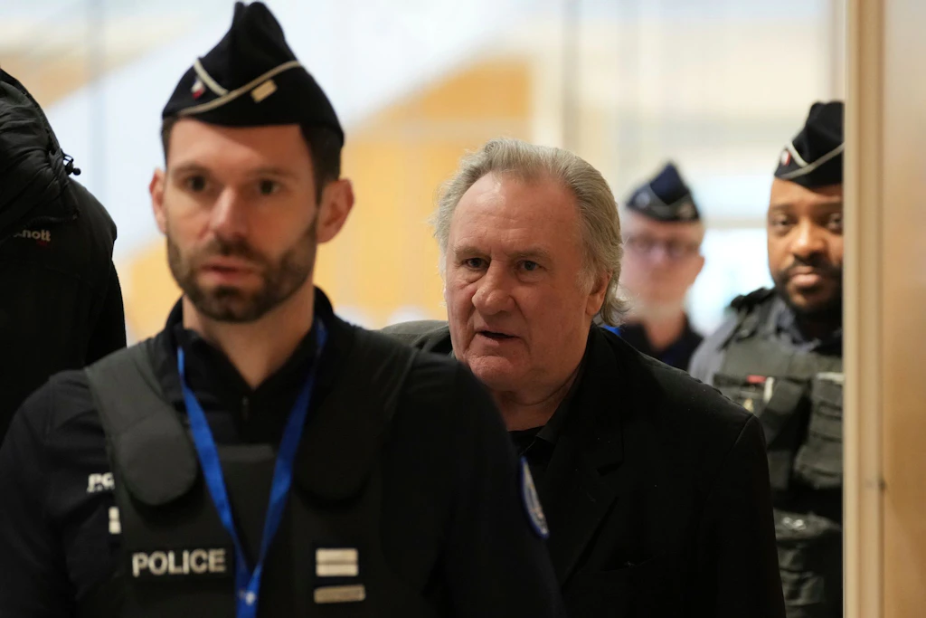 Gérard DePardieu, Rügen – Hard Algings ile ilgili konserleri iptal etmek zorunda