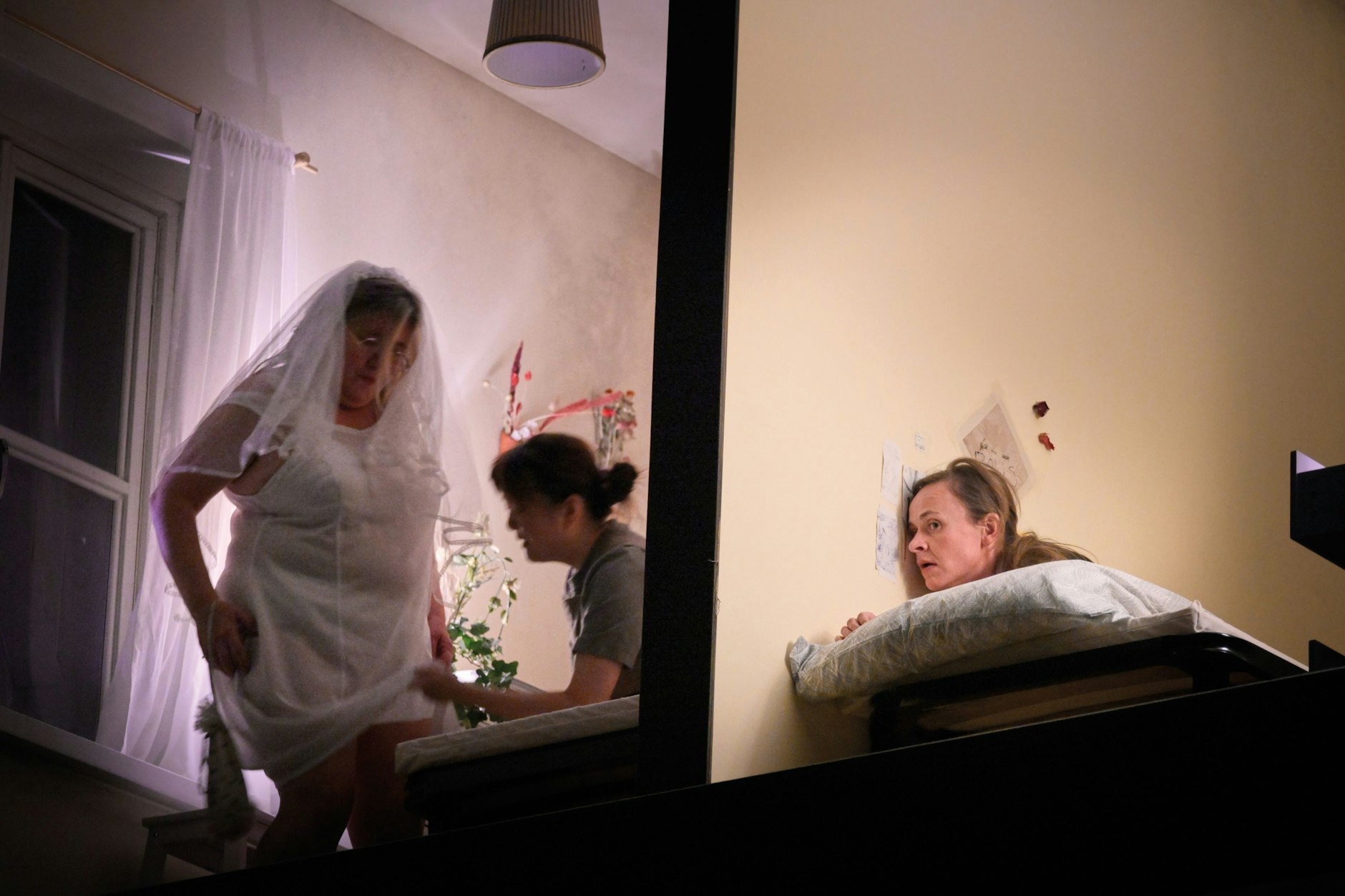 Szene aus der Eröffnungsinszenierung des Theatertreffens: „Bernarda Albas Haus“ nach Lorca