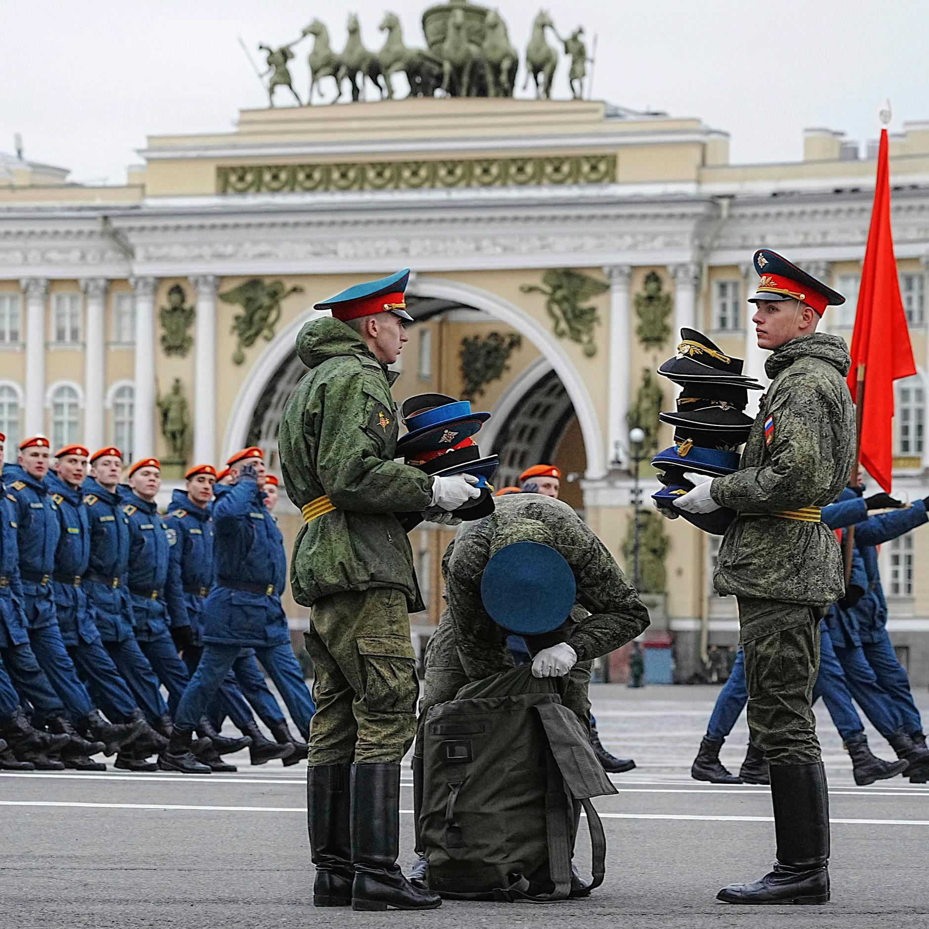 Selenskyj rät von Russland-Reise zum 9. Mai ab – Medwedew reagiert