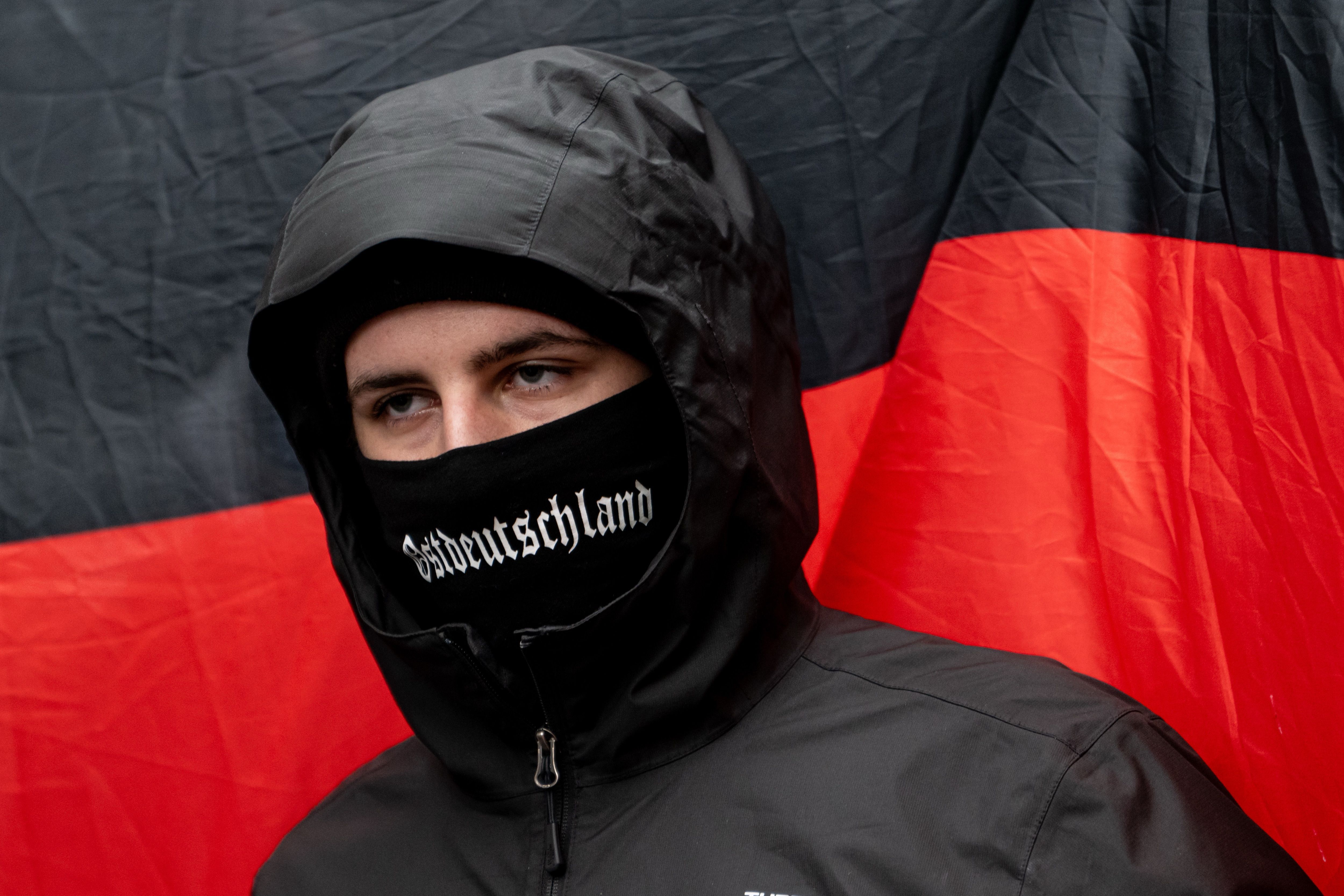 Hunderte Polizisten stehen unter Extremismusverdacht – auch Berliner Polizei!