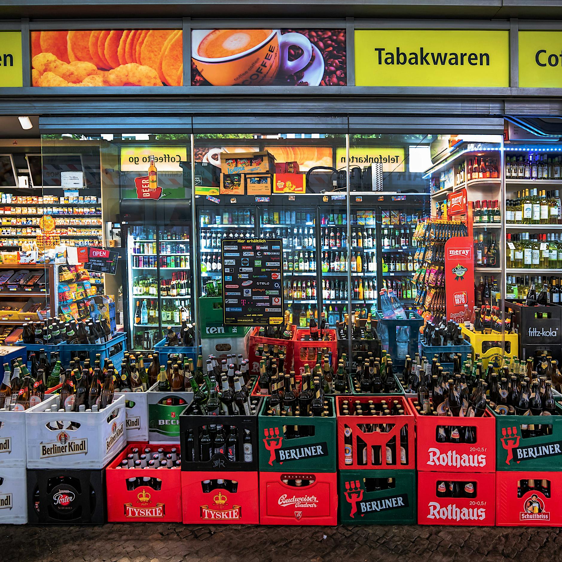 Späti-Überfall in Berlin: Ladenbesitzer mit Schusswaffe niedergeschlagen