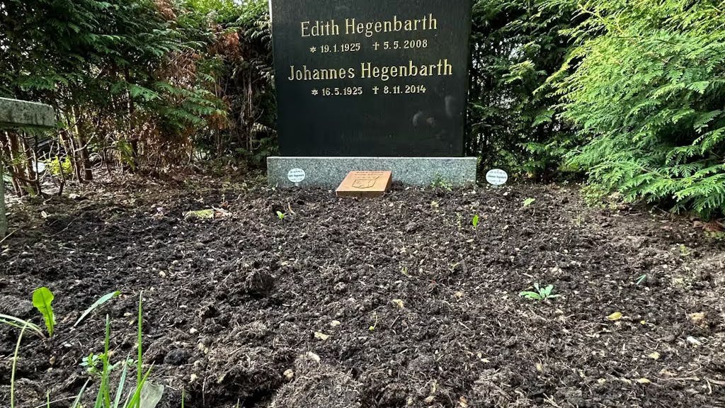 So trostlos sah das Ehrengrab von Hannes Hegen noch vor Tagen aus.