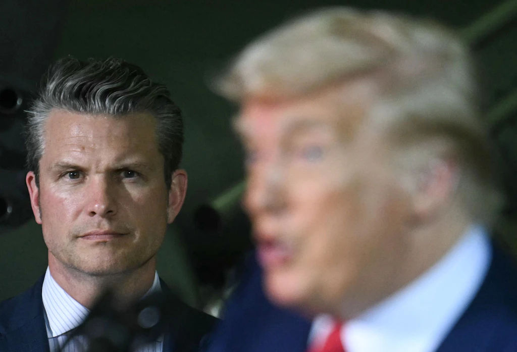 Pentagon patronu Pete Hegseth, Donald Trump'ın Ukrayna'ya rızası olmadan Ukrayna'ya silah teslimatlarını durdurdu