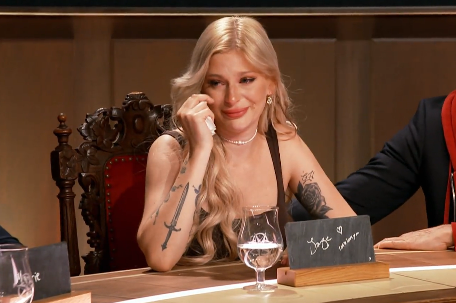 Marie Reim bricht bei „Die Verräter“ in Tränen aus.