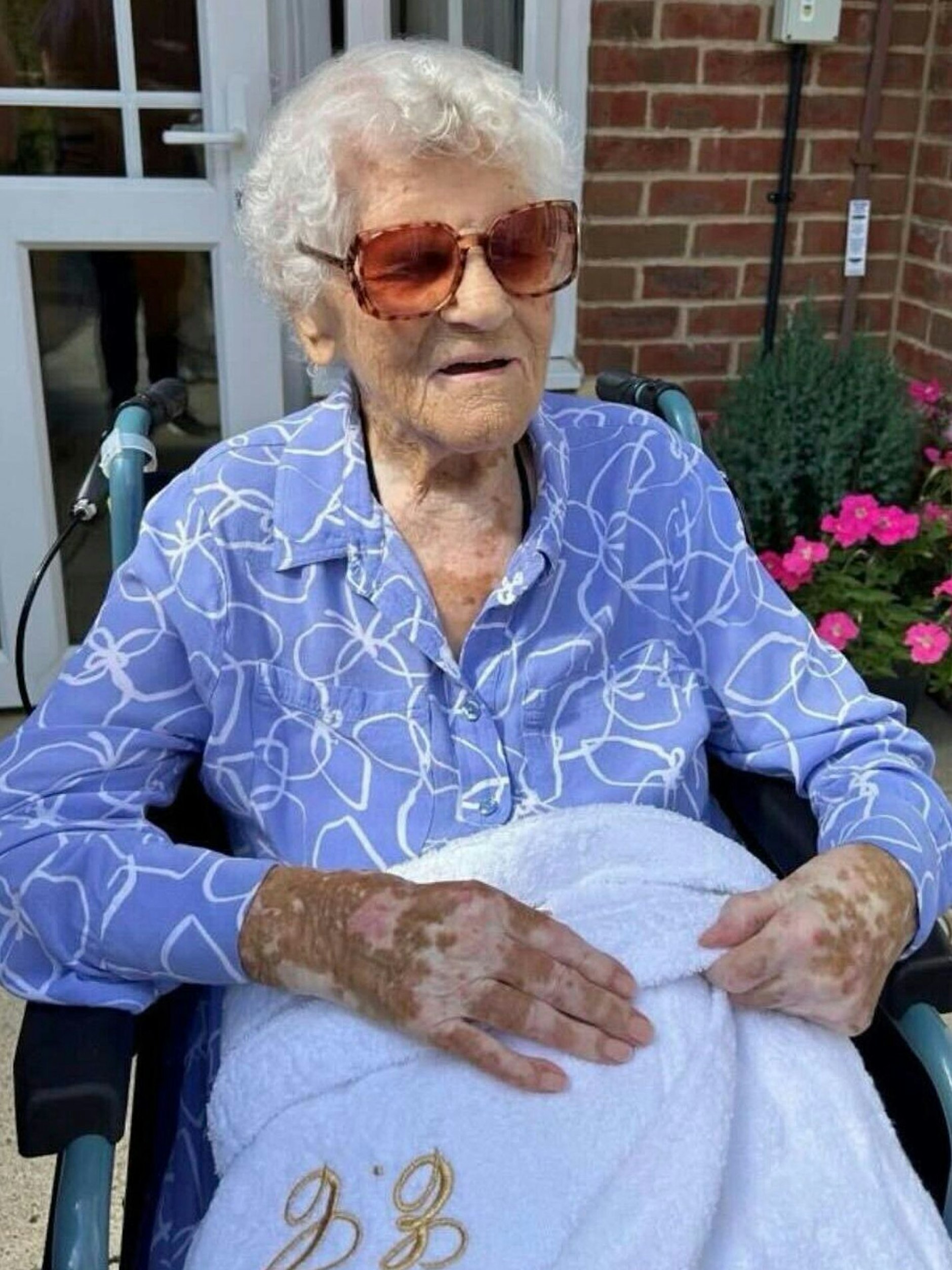 Ethel Caterham an ihrem 115. Geburtstag im August 2024