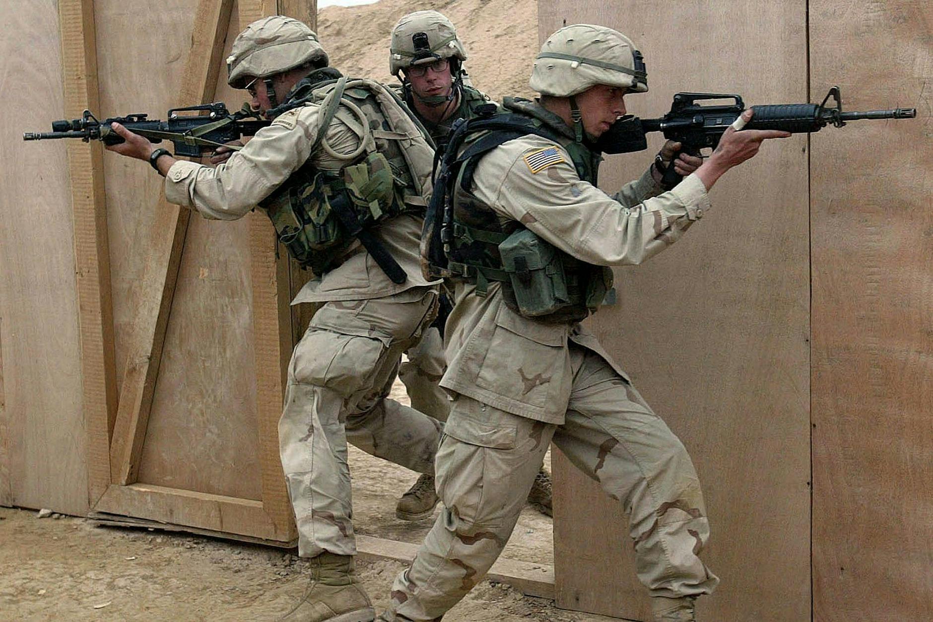 US-Soldaten trainieren einen Häuserkampf.