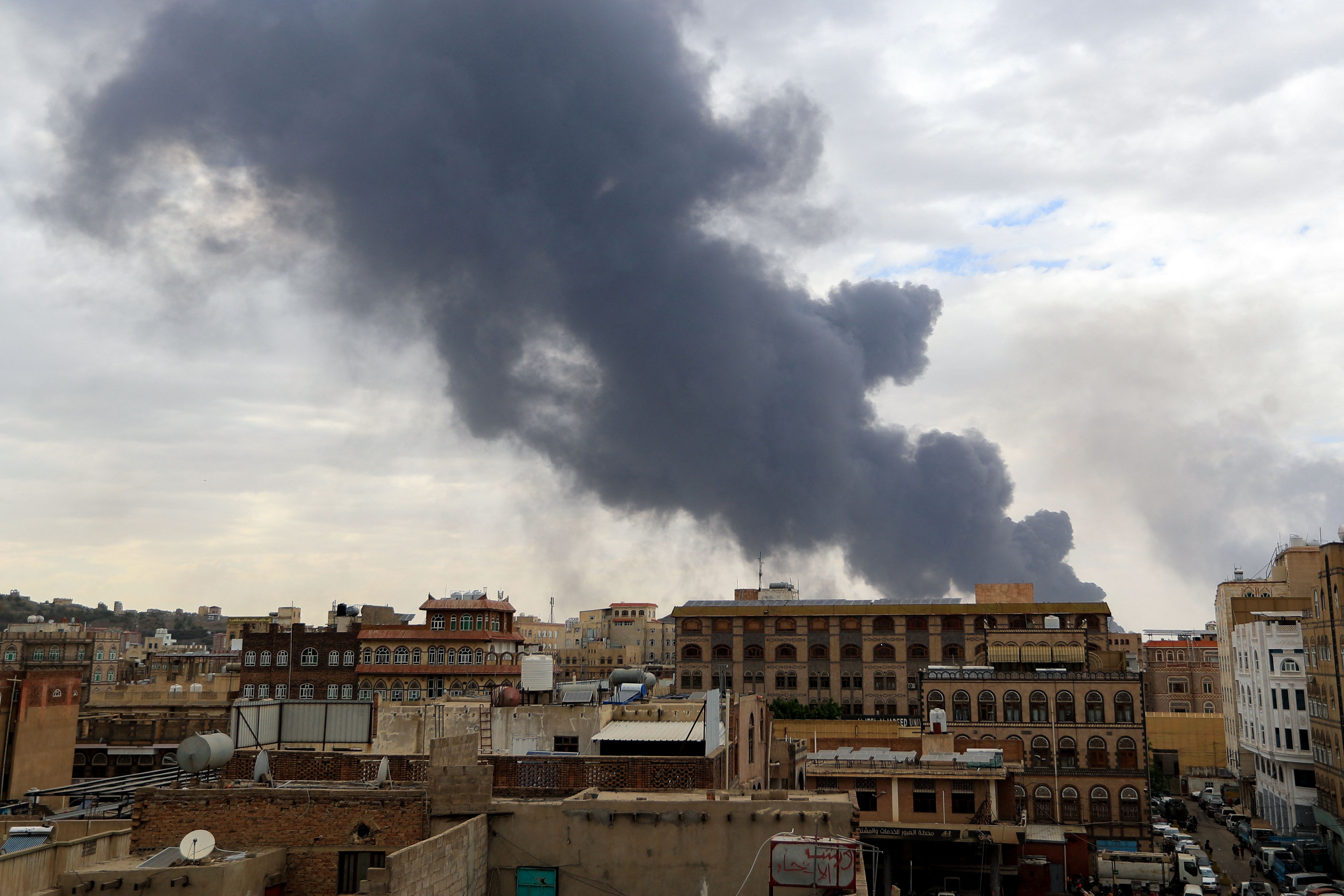 Image - Sanaa: Luftangriffe von Israel und den USA „zerstören“ Jemens internationalen Flughafen