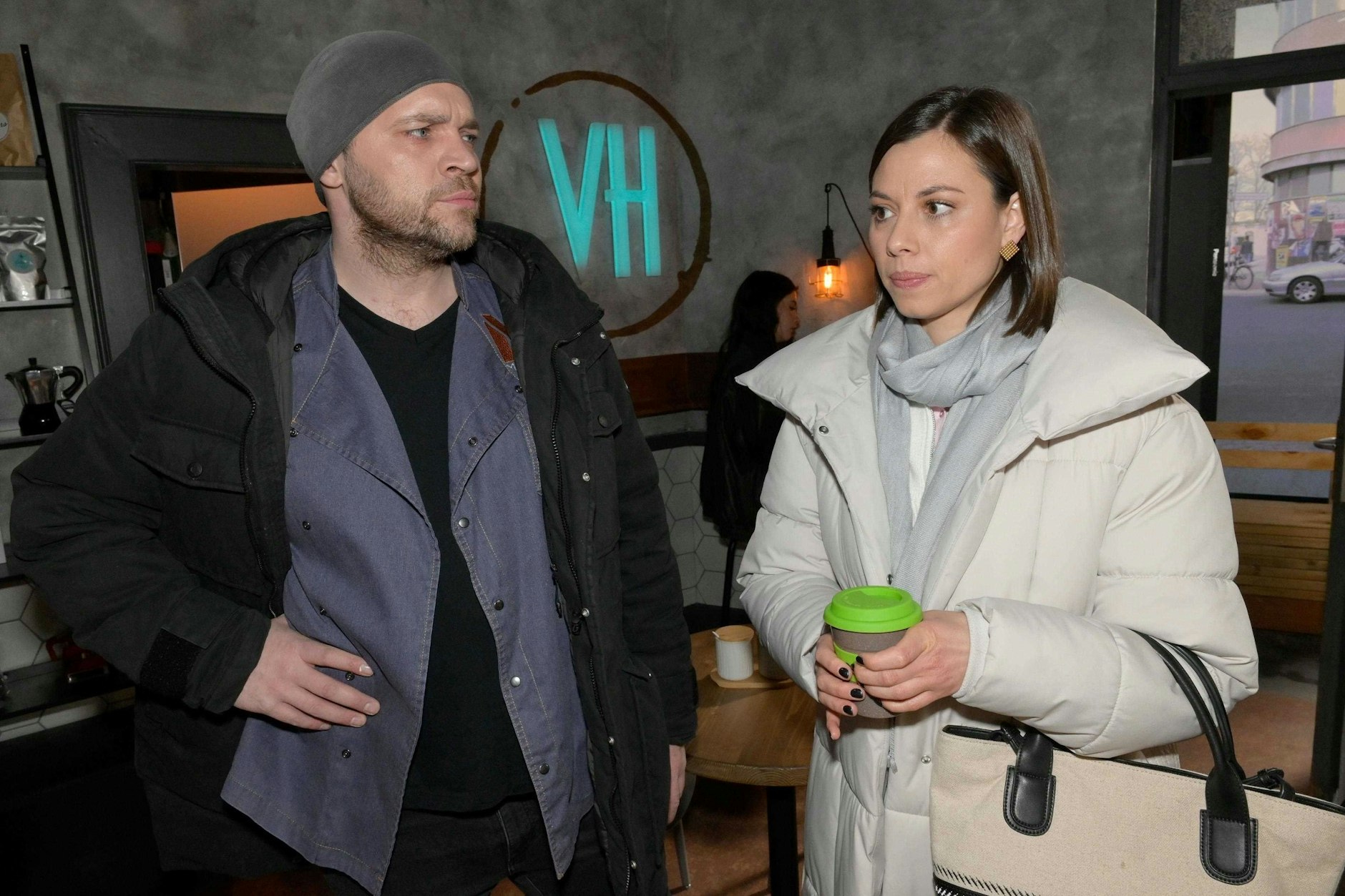 Bei GZSZ knistert es zwischen Eric und Matilda. Kommt es zum großen Fremdgeh-Drama kurz vor der Hochzeit?