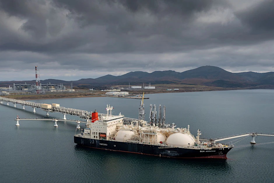 Ein Tanker entlädt seine LNG-Lieferung aus dem Sachalin-2-Projekt in Russland. Symbolbild.