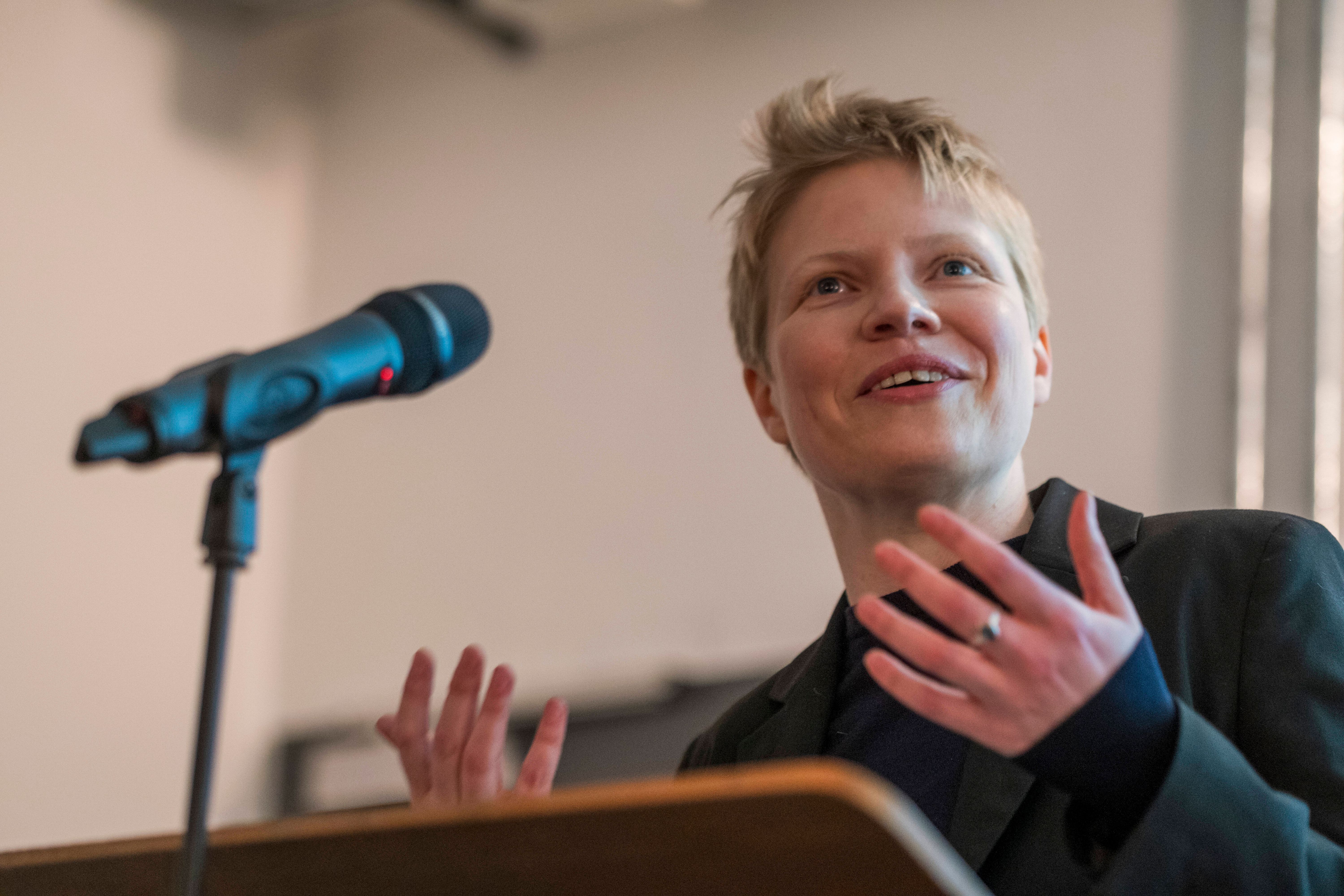 Nadja Küchenmeister: „wer einmal stirbt/ dem glaubt man für immer“