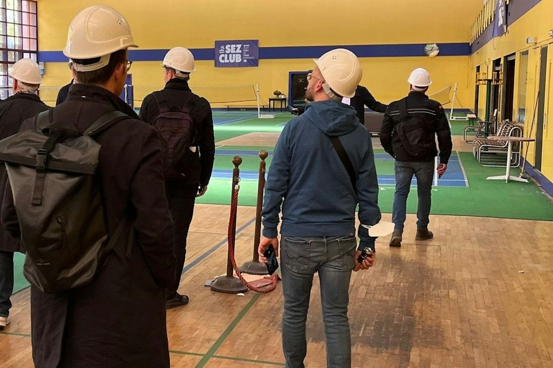 Die Abgeordneten bei dem Besuch im SEZ
