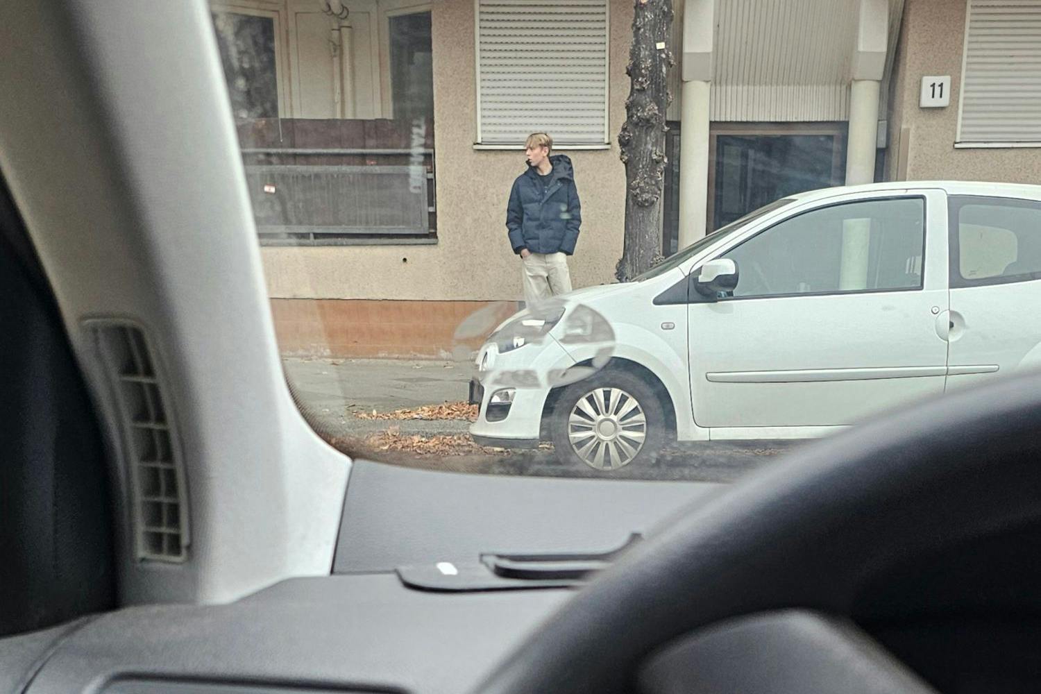 Weitere Aufnahme des Gesuchten.