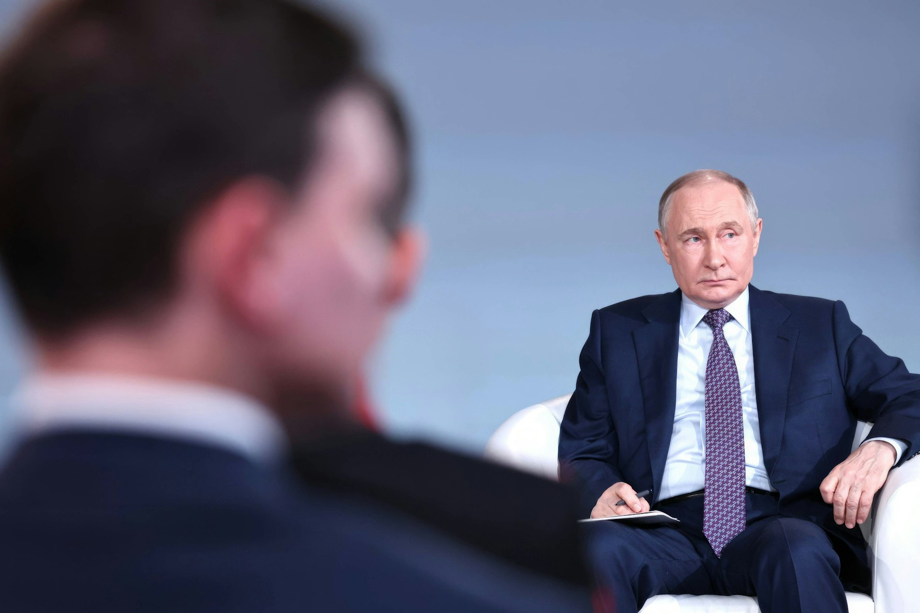 Scheint sich an den Kriegszustand gewöhnt zu haben – Wladimir Putin.