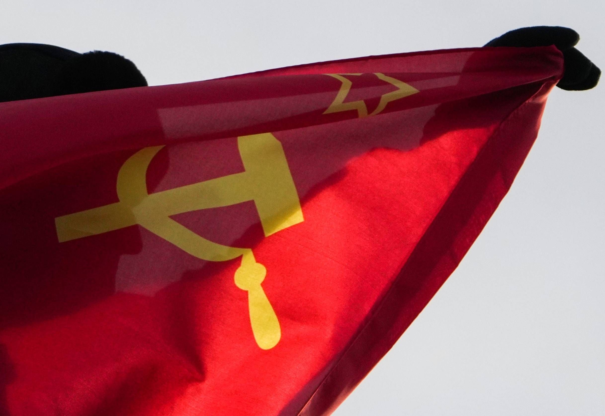 Verwaltungsgericht verbietet Sowjet-Flaggen in Berlin!