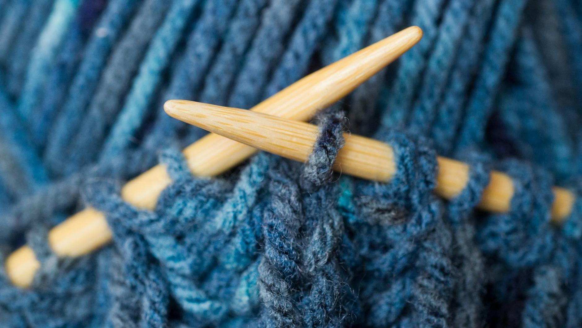 Stricken, häkeln und Co. wird gerade bei jungen Frauen immer beliebter