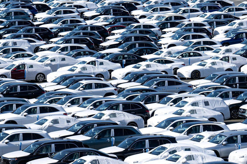 Handelsstreit mit USA: EU droht mit Zöllen auf Autos, Flugzeuge, Kondome und Lachs