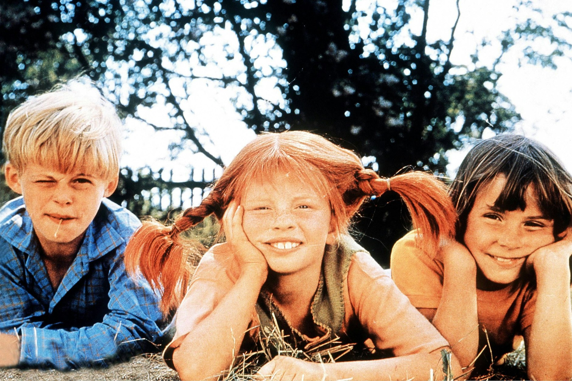 Pippi Langstrumpf (Inger Nilsson) mit ihren Freunden Tommy (Pär Sundberg) und Annika (Maria Persson) – ein Trio, das Filmgeschichte schrieb.