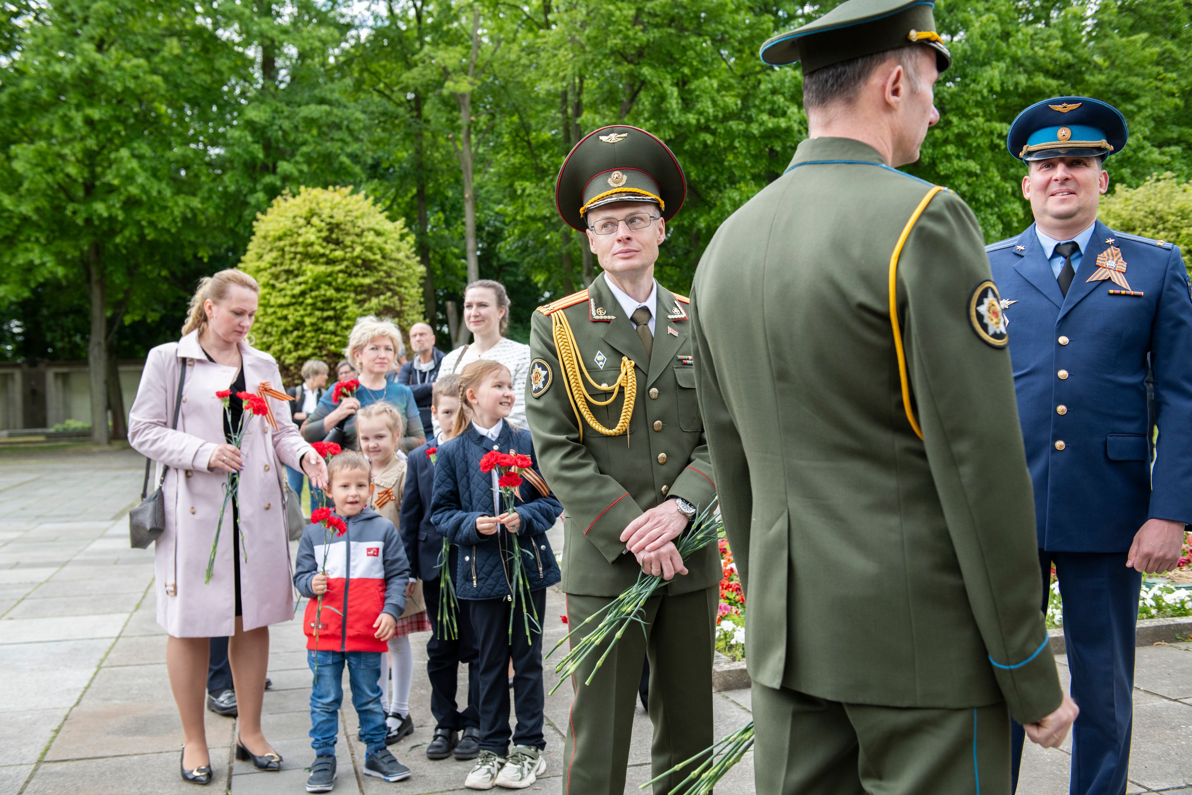 Image - Für Russland: Was sich an den Sowjetischen Ehrenmalen in Berlin-Treptow und Pankow abspielte