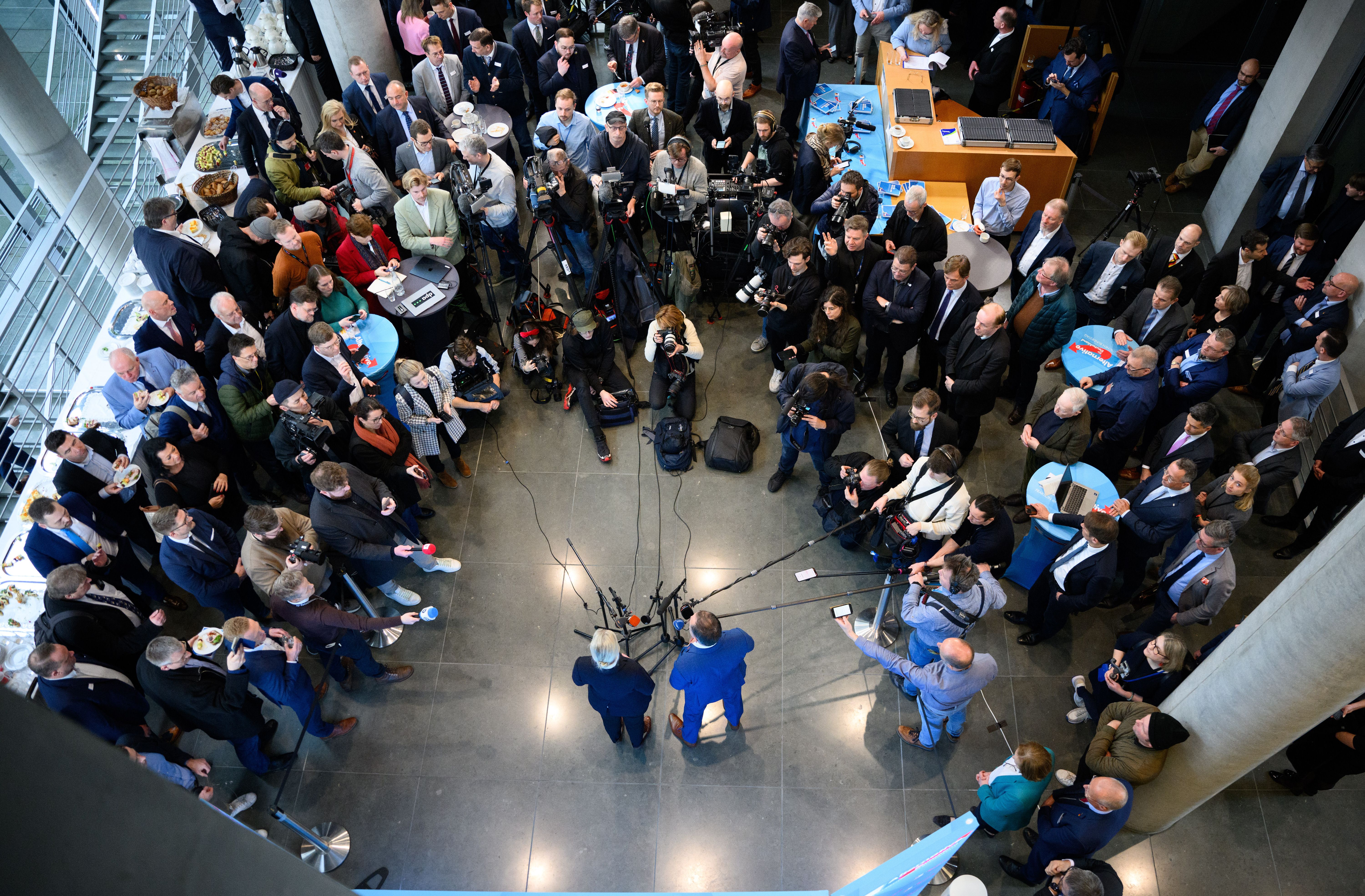 Image - Der Verfassungsschutz stuft hoch, Journalisten folgen: Ändern die Medien ihren Umgang mit der AfD?