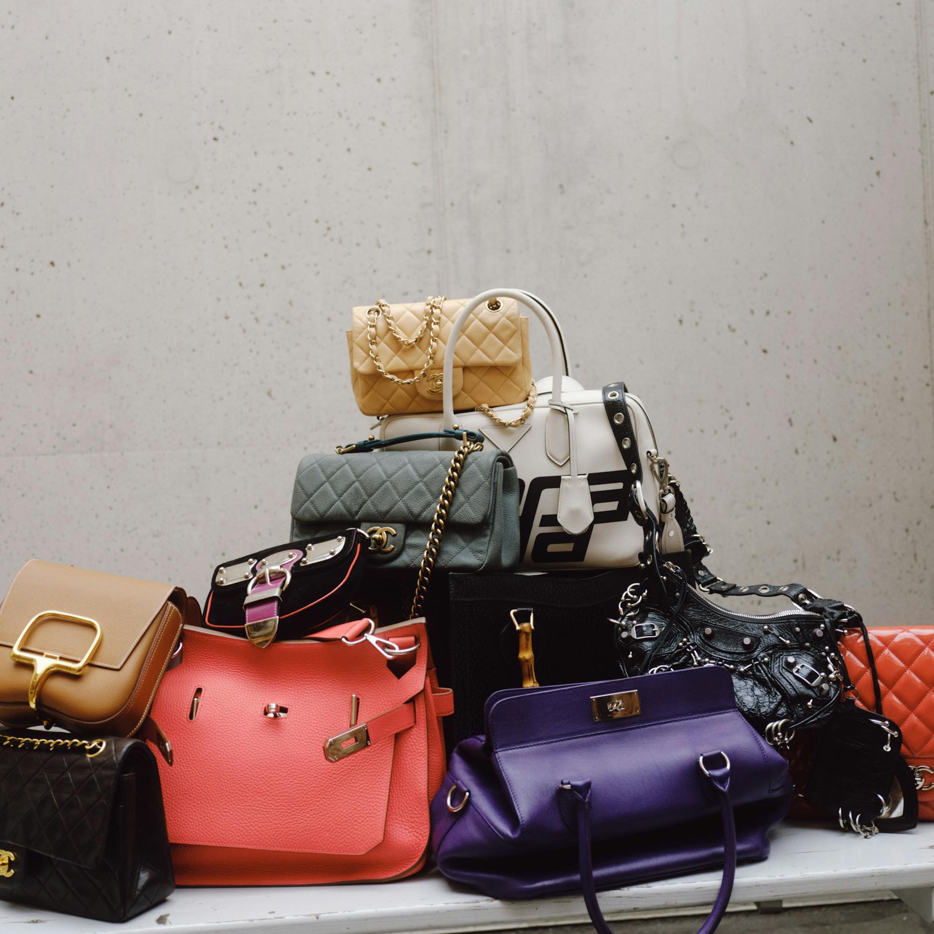 Image - Kleid von Versace, Tasche von Chanel: Berlins Szenegrößen zeigen uns ihre Vintage-Funde