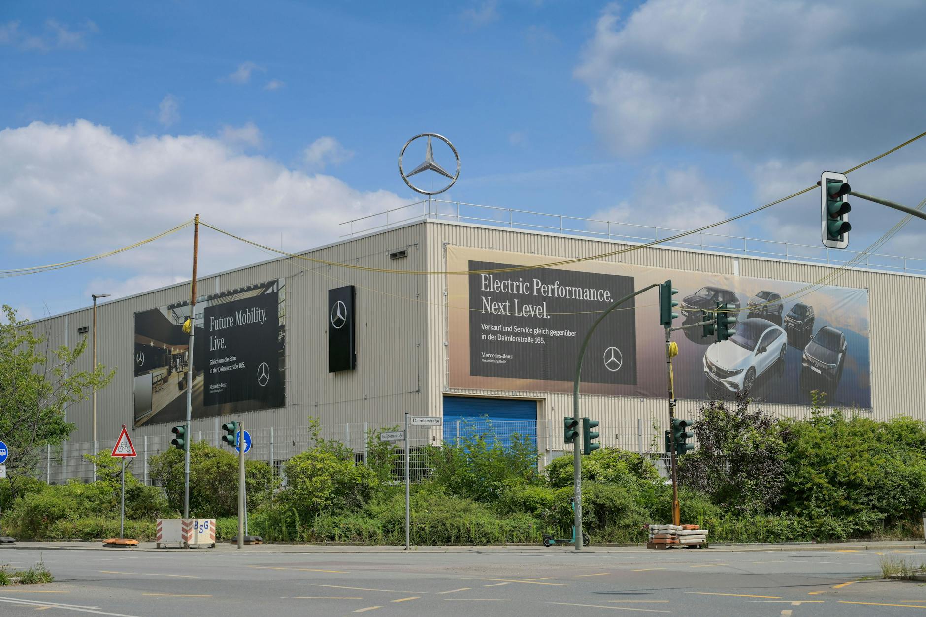 Am Produktionsstandort Marienfelde in Tempelhof-Schöneberg will der Autohersteller Mercedes-Benz ab 2026 einen High-Performance Elektromotor in Großserie produzieren.