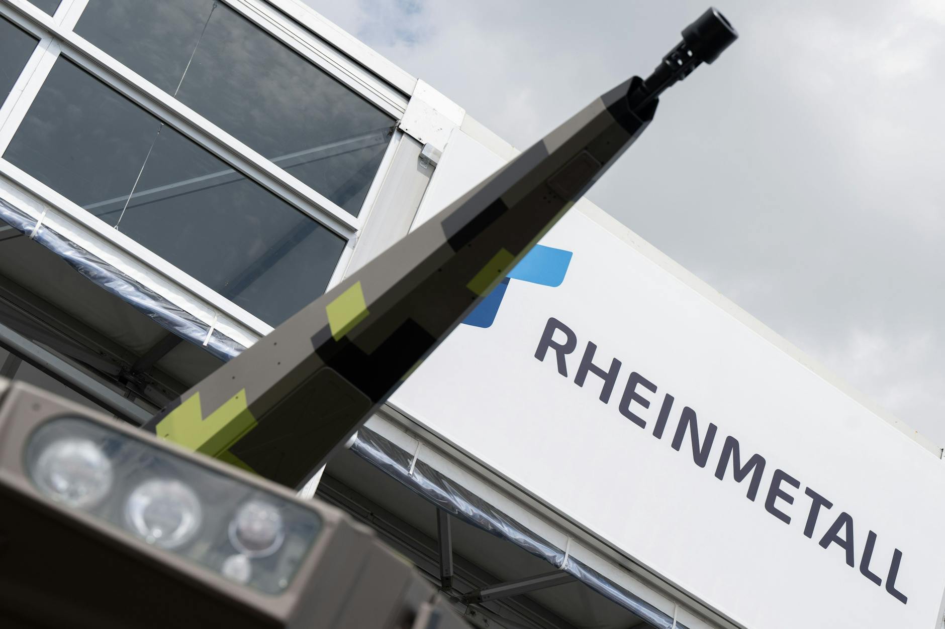 Rheinmetall will am Berliner Standort Pierburg im Bezirk Mitte künftig Waffenteile herstellen lassen.