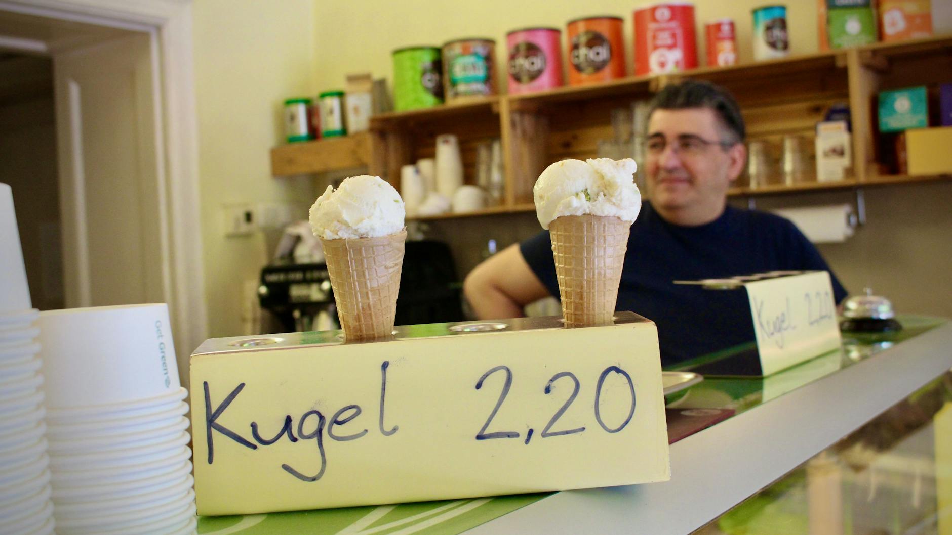 Während der Gelato Week kostet die Kugel Aktions-Eis bei Serdar im Caramello 1,50 Euro. So kann man verschiedene Sorten in verschiedenen Eisläden probieren.