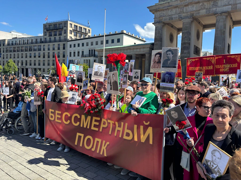 Newsblog zum Kriegsgedenken in Moskau: „Marsch des Unsterblichen Regiments“ auch in Berlin