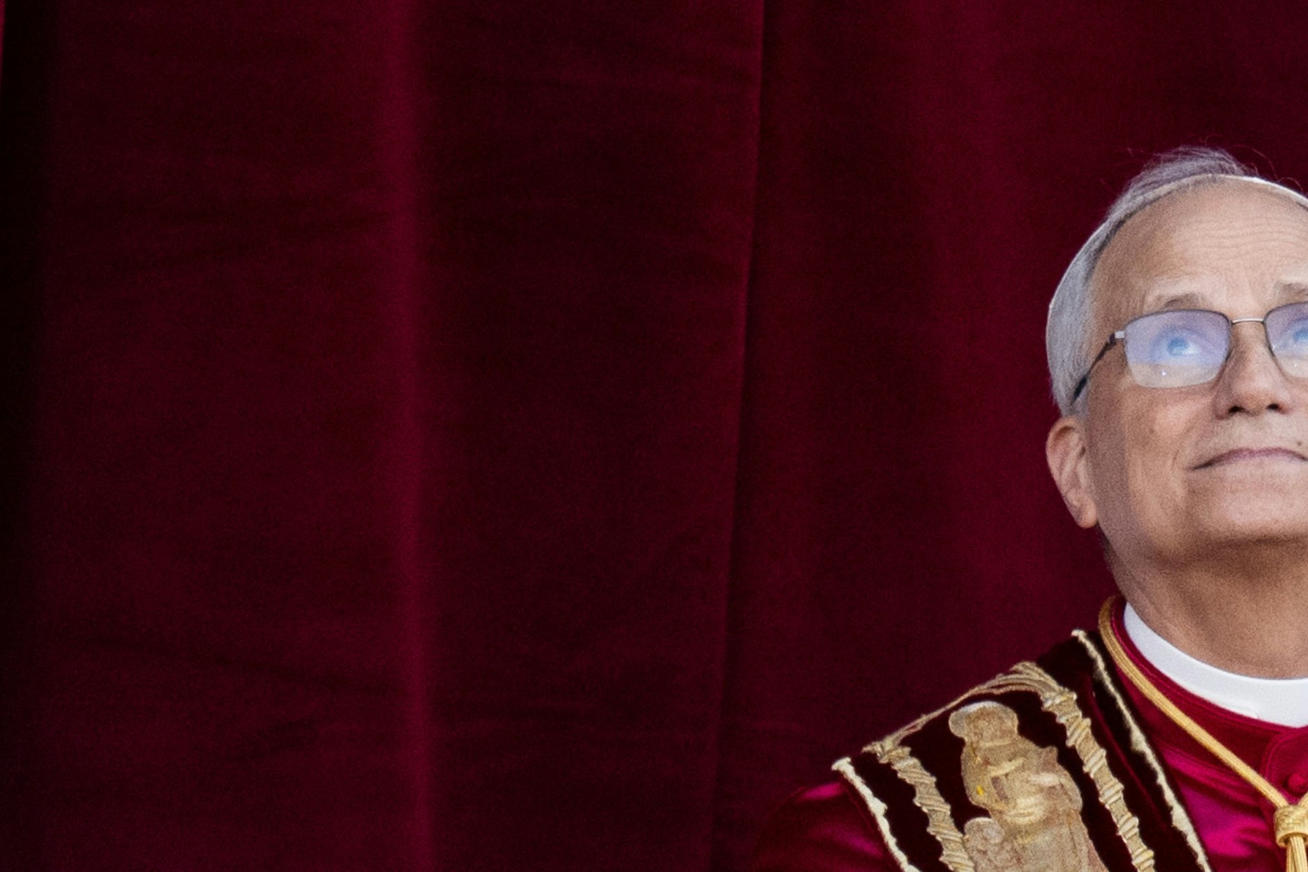 Der neu gewählte Papst Leo XIV., der Amerikaner Robert Prevost, erscheint nach dem Konklave auf dem Balkon des Petersdoms im Vatikan.